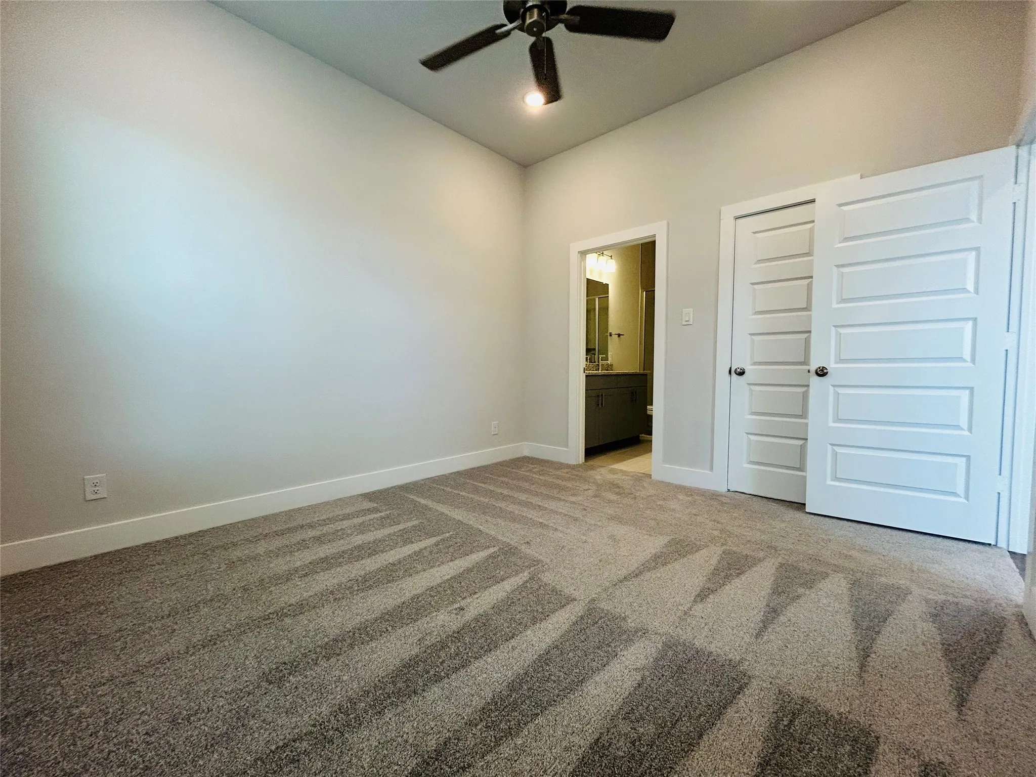 Single Family Residence For Rent in Tarrant County , 760 W Bedford Euless Road 200, Hurst, Texas 76053, 1 Bedroom, 1 Bathroom, Garage spaces, 645 Sqft, built in 2023, New Construction - Complete, mls#21200104, Real Estate Agent in Hurst, Homes For Rent in Tarrant county, Homes For Rent in Hurst, Realtor in Hurst Texas, Real Estate Brokerage Independent Realty Texas, Luminita Cordes Realtor