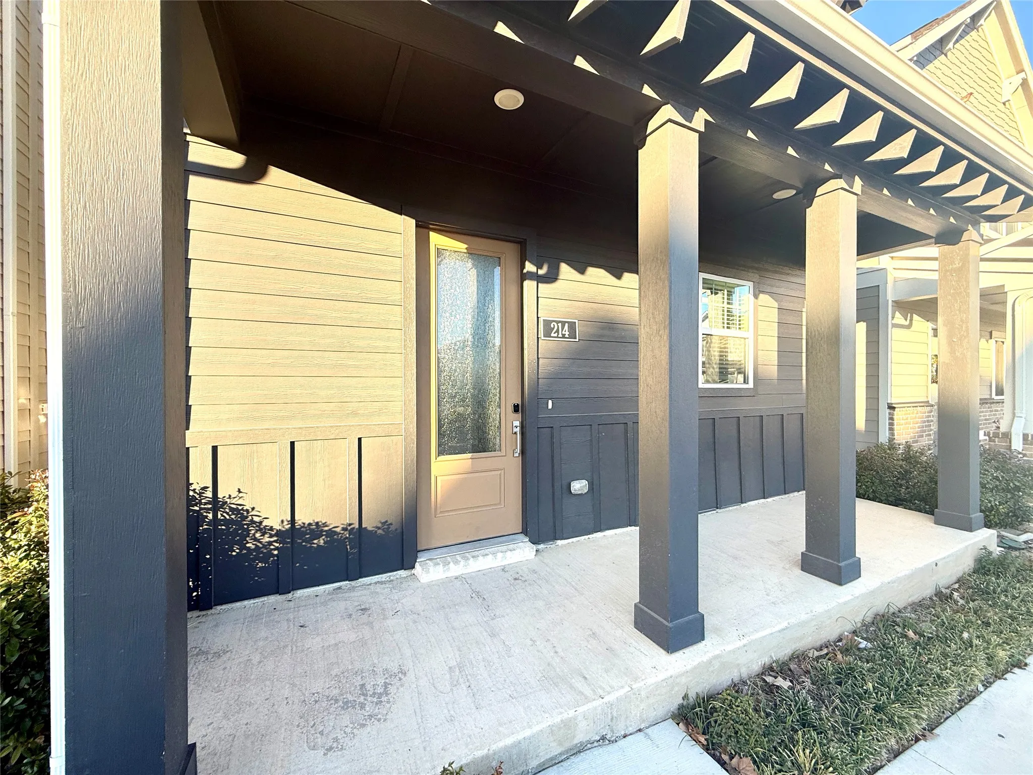 Single Family Residence For Rent in Tarrant County , 760 W Bedford Euless Road 214, Hurst, Texas 76053, 3 Bedroom, 3 Bathroom, Garage spaces, 1,275 Sqft, built in 2023, New Construction - Complete, mls#21200106, Real Estate Agent in Hurst, Homes For Rent in Tarrant county, Homes For Rent in Hurst, Realtor in Hurst Texas, Real Estate Brokerage Independent Realty Texas, Luminita Cordes Realtor