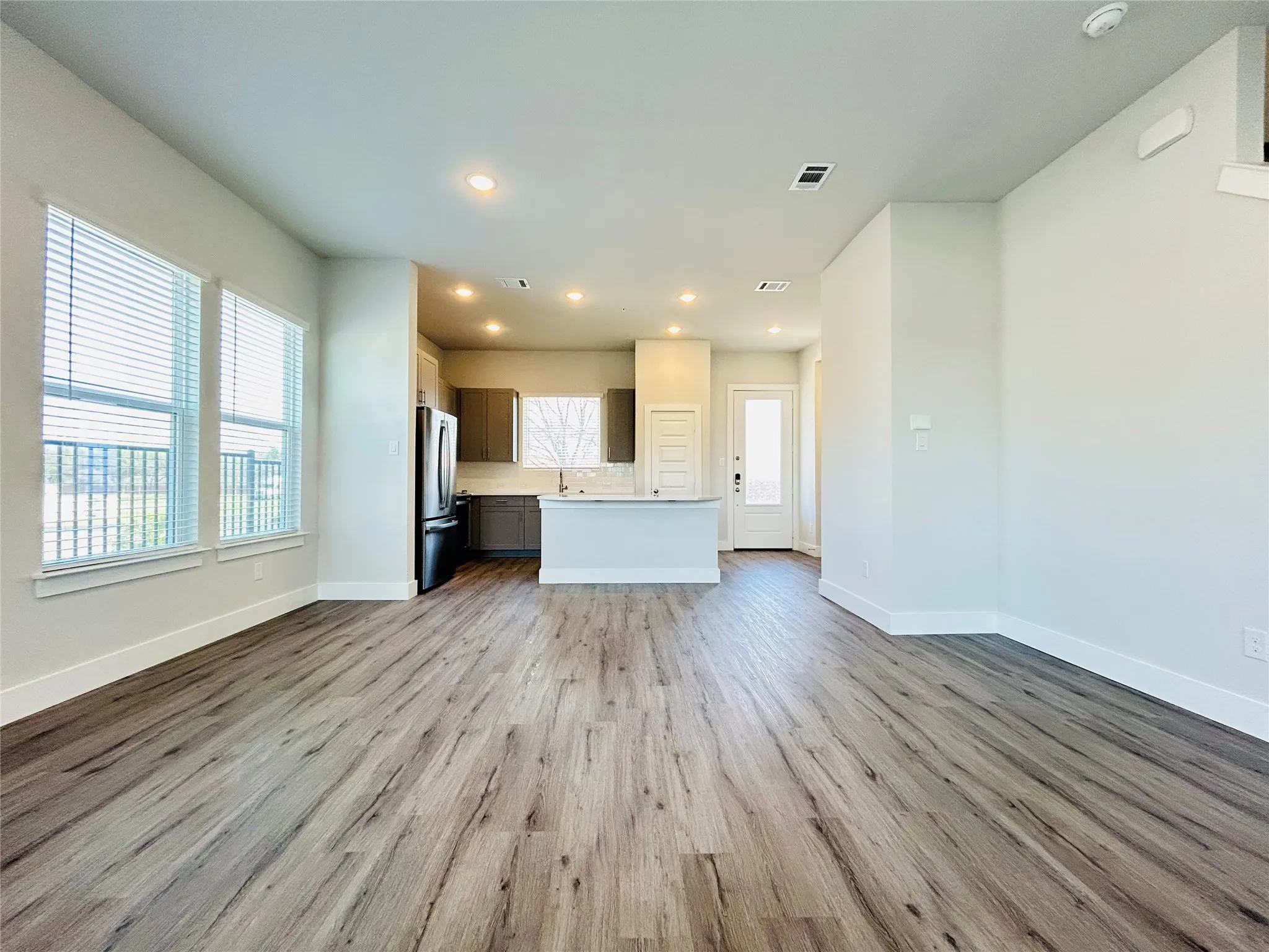 Single Family Residence For Rent in Tarrant County , 760 W Bedford Euless Road 214, Hurst, Texas 76053, 3 Bedroom, 3 Bathroom, Garage spaces, 1,275 Sqft, built in 2023, New Construction - Complete, mls#21200106, Real Estate Agent in Hurst, Homes For Rent in Tarrant county, Homes For Rent in Hurst, Realtor in Hurst Texas, Real Estate Brokerage Independent Realty Texas, Luminita Cordes Realtor