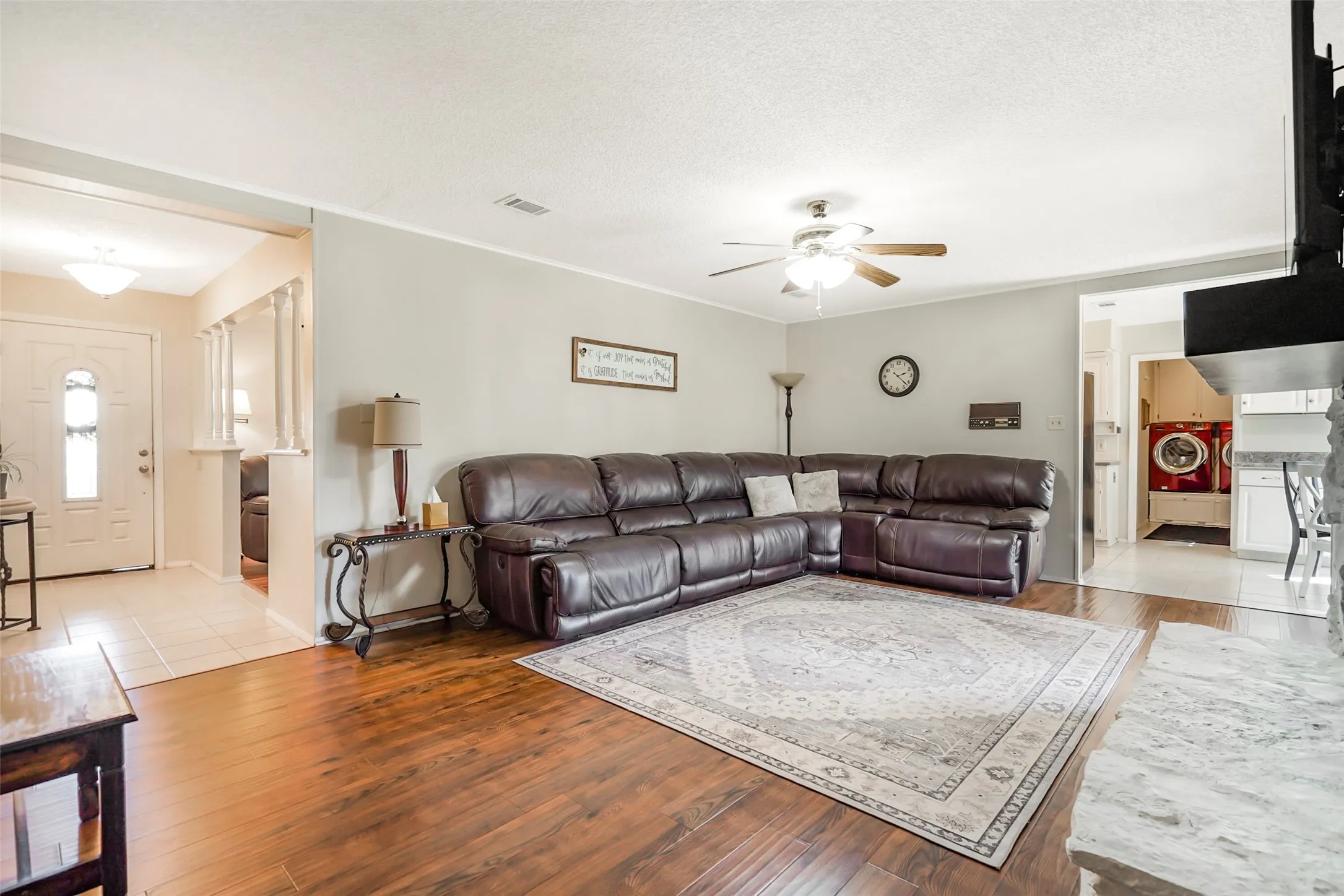 Single Family Residence For Sale in Tarrant County , 1822 E Cedar Elm Drive, Arlington, Texas 76012, 3 Bedroom, 2 Bathroom, 2 Garage spaces, 2,085 Sqft, built in 1969, mls#21199647, Real Estate Agent in Arlington, Homes For Sale in Tarrant county, Homes For Sale in Arlington, Realtor in Arlington Texas, Real Estate Brokerage Independent Realty Texas, Luminita Cordes Realtor