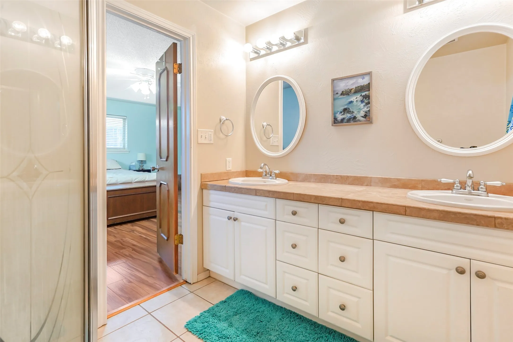 Single Family Residence For Sale in Tarrant County , 1822 E Cedar Elm Drive, Arlington, Texas 76012, 3 Bedroom, 2 Bathroom, 2 Garage spaces, 2,085 Sqft, built in 1969, mls#21199647, Real Estate Agent in Arlington, Homes For Sale in Tarrant county, Homes For Sale in Arlington, Realtor in Arlington Texas, Real Estate Brokerage Independent Realty Texas, Luminita Cordes Realtor
