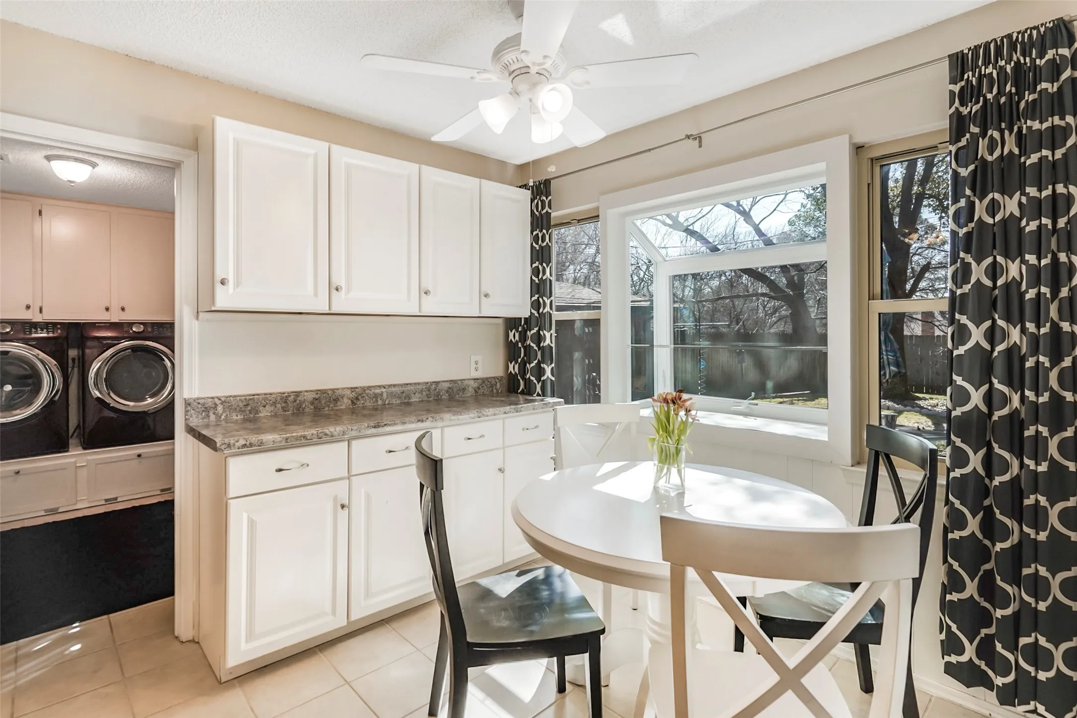 Single Family Residence For Sale in Tarrant County , 1822 E Cedar Elm Drive, Arlington, Texas 76012, 3 Bedroom, 2 Bathroom, 2 Garage spaces, 2,085 Sqft, built in 1969, mls#21199647, Real Estate Agent in Arlington, Homes For Sale in Tarrant county, Homes For Sale in Arlington, Realtor in Arlington Texas, Real Estate Brokerage Independent Realty Texas, Luminita Cordes Realtor
