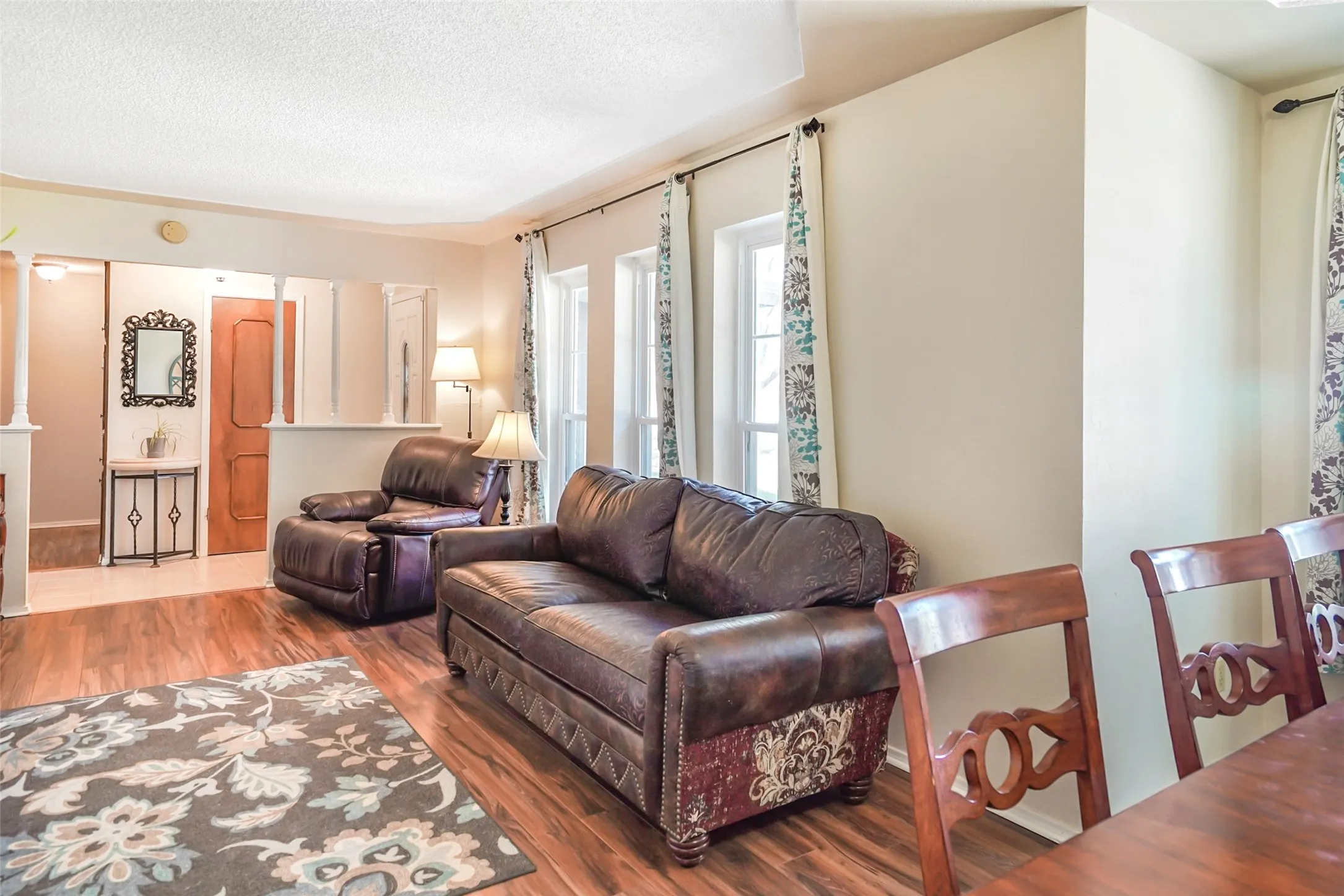 Single Family Residence For Sale in Tarrant County , 1822 E Cedar Elm Drive, Arlington, Texas 76012, 3 Bedroom, 2 Bathroom, 2 Garage spaces, 2,085 Sqft, built in 1969, mls#21199647, Real Estate Agent in Arlington, Homes For Sale in Tarrant county, Homes For Sale in Arlington, Realtor in Arlington Texas, Real Estate Brokerage Independent Realty Texas, Luminita Cordes Realtor