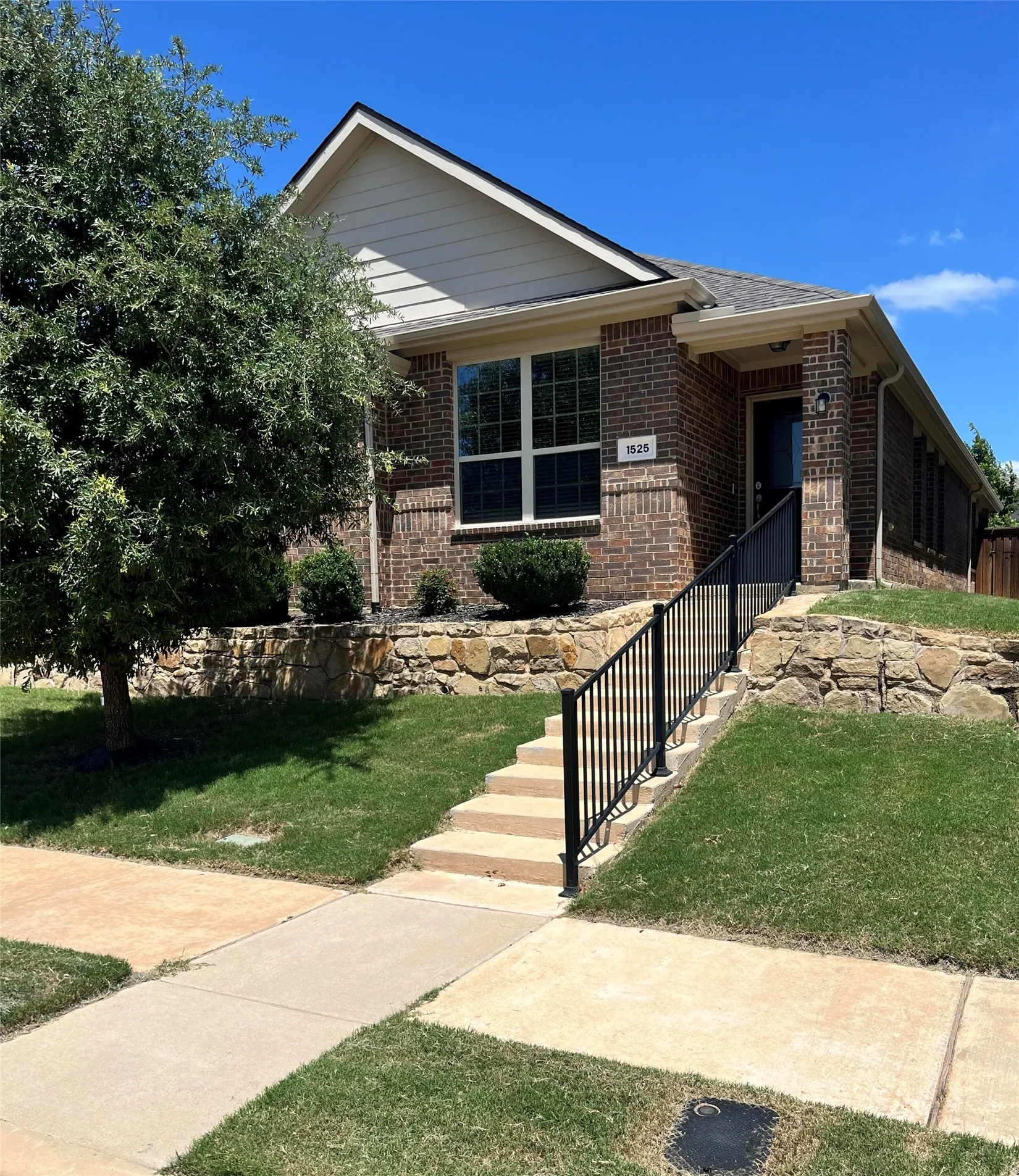 Single Family Residence For Sale in Denton County , 1525 Acmite Avenue, Cross Roads, Texas 76227, 3 Bedroom, 2 Bathroom, 2 Garage spaces, 1,459 Sqft, built in 2018, mls#21200166, Real Estate Agent in Cross Roads, Homes For Sale in Denton county, Homes For Sale in Cross Roads, Realtor in Cross Roads Texas, Real Estate Brokerage Independent Realty Texas, Luminita Cordes Realtor