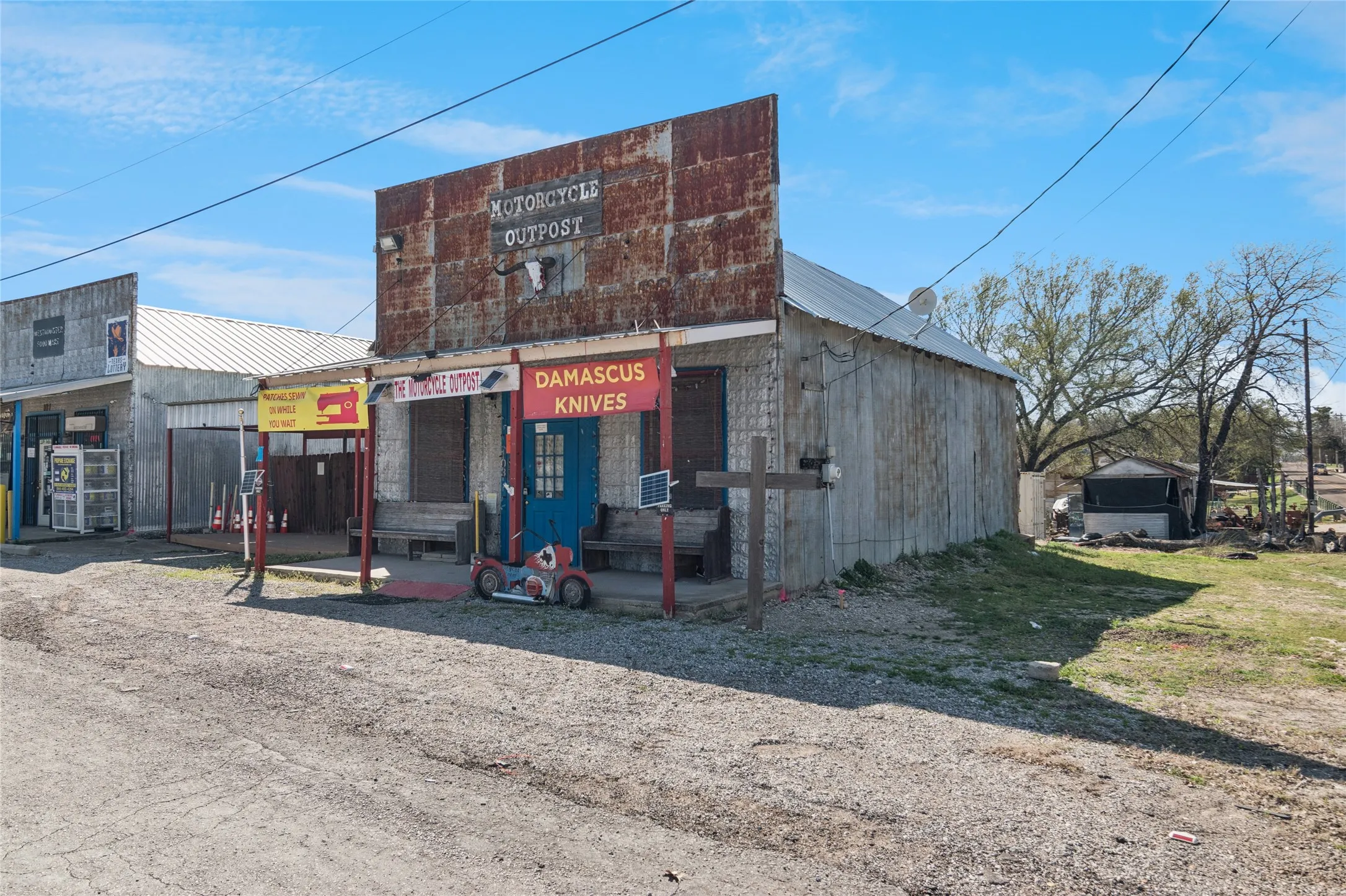 Corner lot, great traffic area