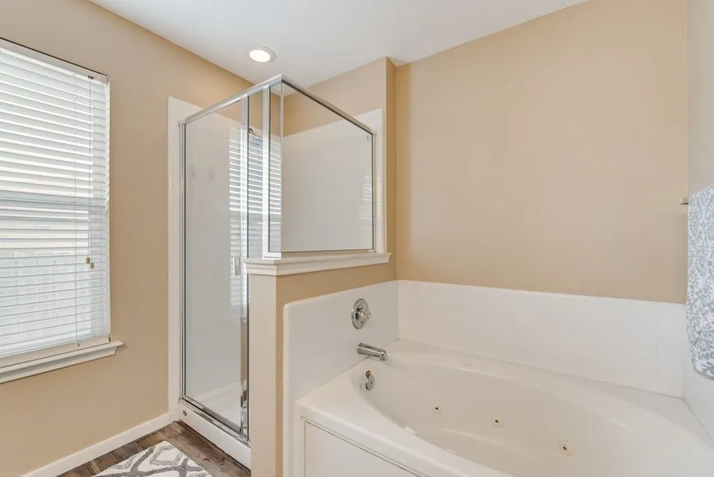 Single Family Residence For Sale in Kaufman County , 205 Dartmouth Drive, Forney, Texas 75126, 3 Bedroom, 2 Bathroom, 2 Garage spaces, 1,595 Sqft, built in 2004, Preowned, mls#21199769, Real Estate Agent in Forney, Homes For Sale in Kaufman county, Homes For Sale in Forney, Realtor in Forney Texas, Real Estate Brokerage Independent Realty Texas, Luminita Cordes Realtor