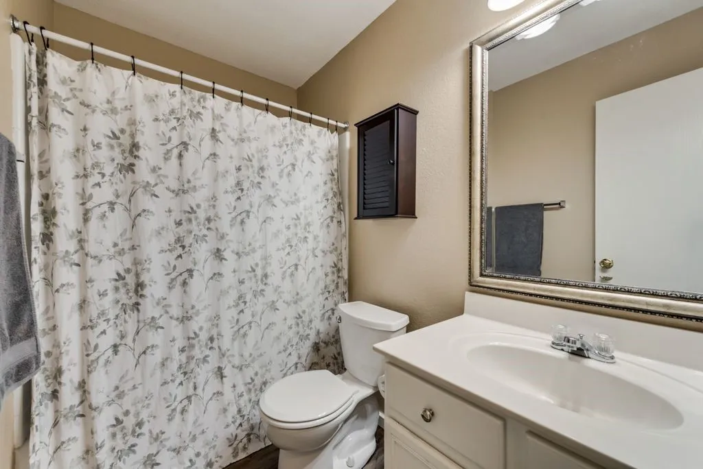 Single Family Residence For Sale in Kaufman County , 205 Dartmouth Drive, Forney, Texas 75126, 3 Bedroom, 2 Bathroom, 2 Garage spaces, 1,595 Sqft, built in 2004, Preowned, mls#21199769, Real Estate Agent in Forney, Homes For Sale in Kaufman county, Homes For Sale in Forney, Realtor in Forney Texas, Real Estate Brokerage Independent Realty Texas, Luminita Cordes Realtor