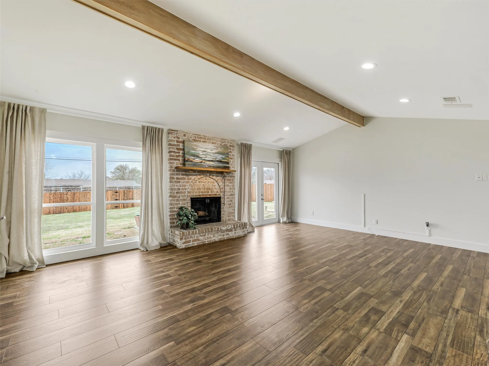 Single Family Residence For Sale in Collin County , 303 E 6th Street, Prosper, Texas 75078, 3 Bedroom, 2 Bathroom, 2 Garage spaces, 1,718 Sqft, built in 1984, Preowned, mls#21196899, Real Estate Agent in Prosper, Homes For Sale in Collin county, Homes For Sale in Prosper, Realtor in Prosper Texas, Real Estate Brokerage Independent Realty Texas, Luminita Cordes Realtor