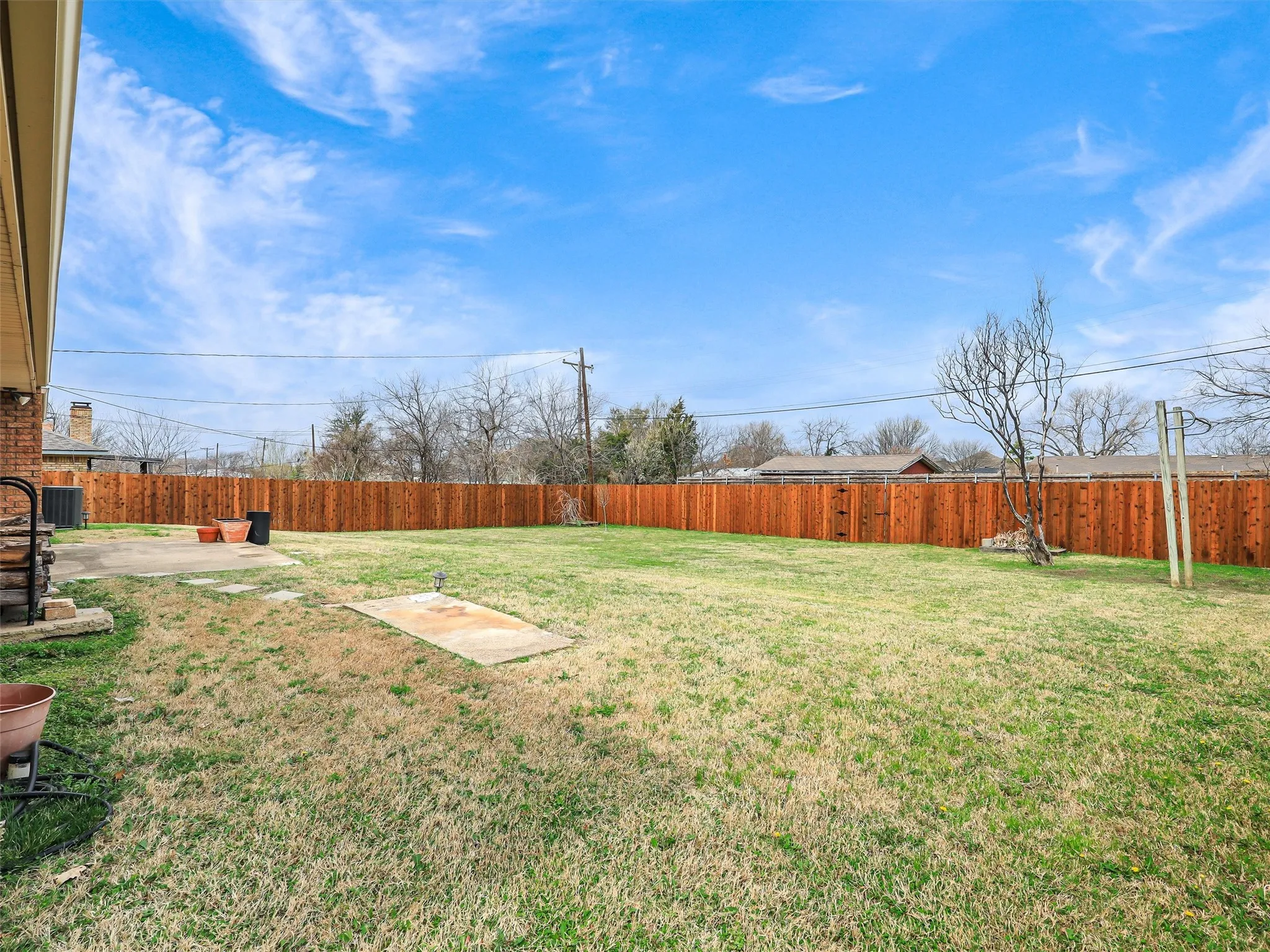 Single Family Residence For Sale in Collin County , 303 E 6th Street, Prosper, Texas 75078, 3 Bedroom, 2 Bathroom, 2 Garage spaces, 1,718 Sqft, built in 1984, Preowned, mls#21196899, Real Estate Agent in Prosper, Homes For Sale in Collin county, Homes For Sale in Prosper, Realtor in Prosper Texas, Real Estate Brokerage Independent Realty Texas, Luminita Cordes Realtor