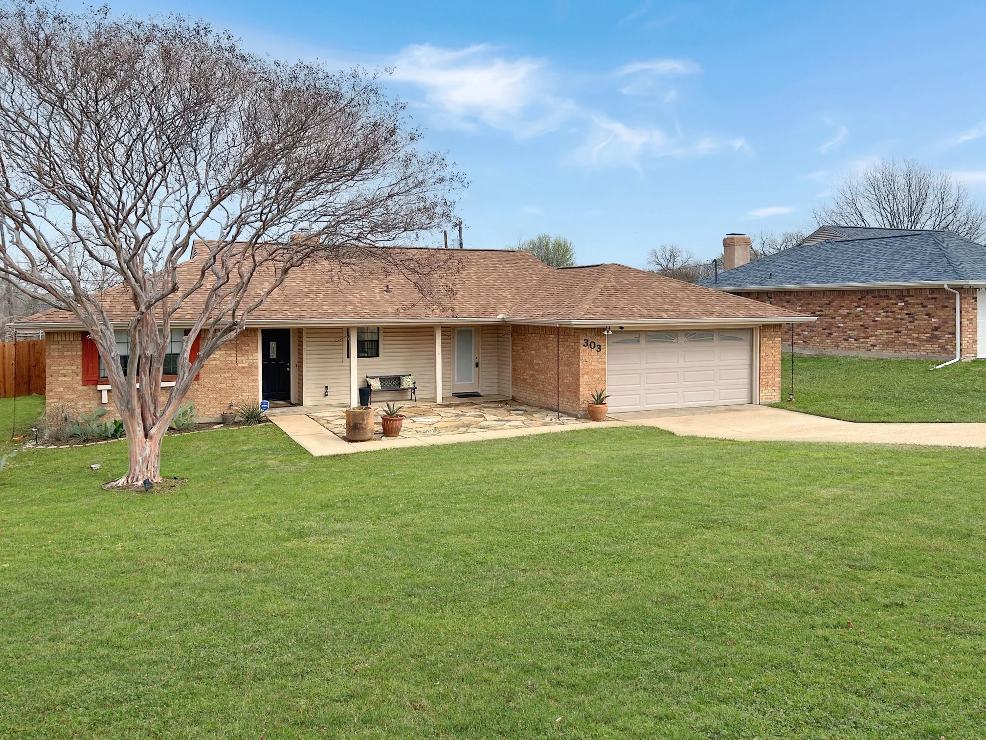 Single Family Residence For Sale in Collin County , 303 E 6th Street, Prosper, Texas 75078, 3 Bedroom, 2 Bathroom, 2 Garage spaces, 1,718 Sqft, built in 1984, Preowned, mls#21196899, Real Estate Agent in Prosper, Homes For Sale in Collin county, Homes For Sale in Prosper, Realtor in Prosper Texas, Real Estate Brokerage Independent Realty Texas, Luminita Cordes Realtor