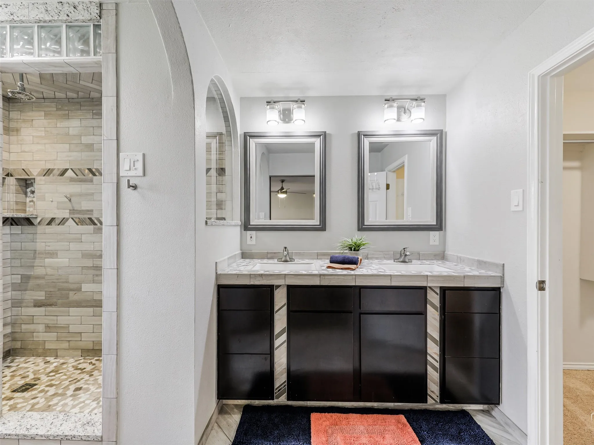Single Family Residence For Sale in Collin County , 303 E 6th Street, Prosper, Texas 75078, 3 Bedroom, 2 Bathroom, 2 Garage spaces, 1,718 Sqft, built in 1984, Preowned, mls#21196899, Real Estate Agent in Prosper, Homes For Sale in Collin county, Homes For Sale in Prosper, Realtor in Prosper Texas, Real Estate Brokerage Independent Realty Texas, Luminita Cordes Realtor