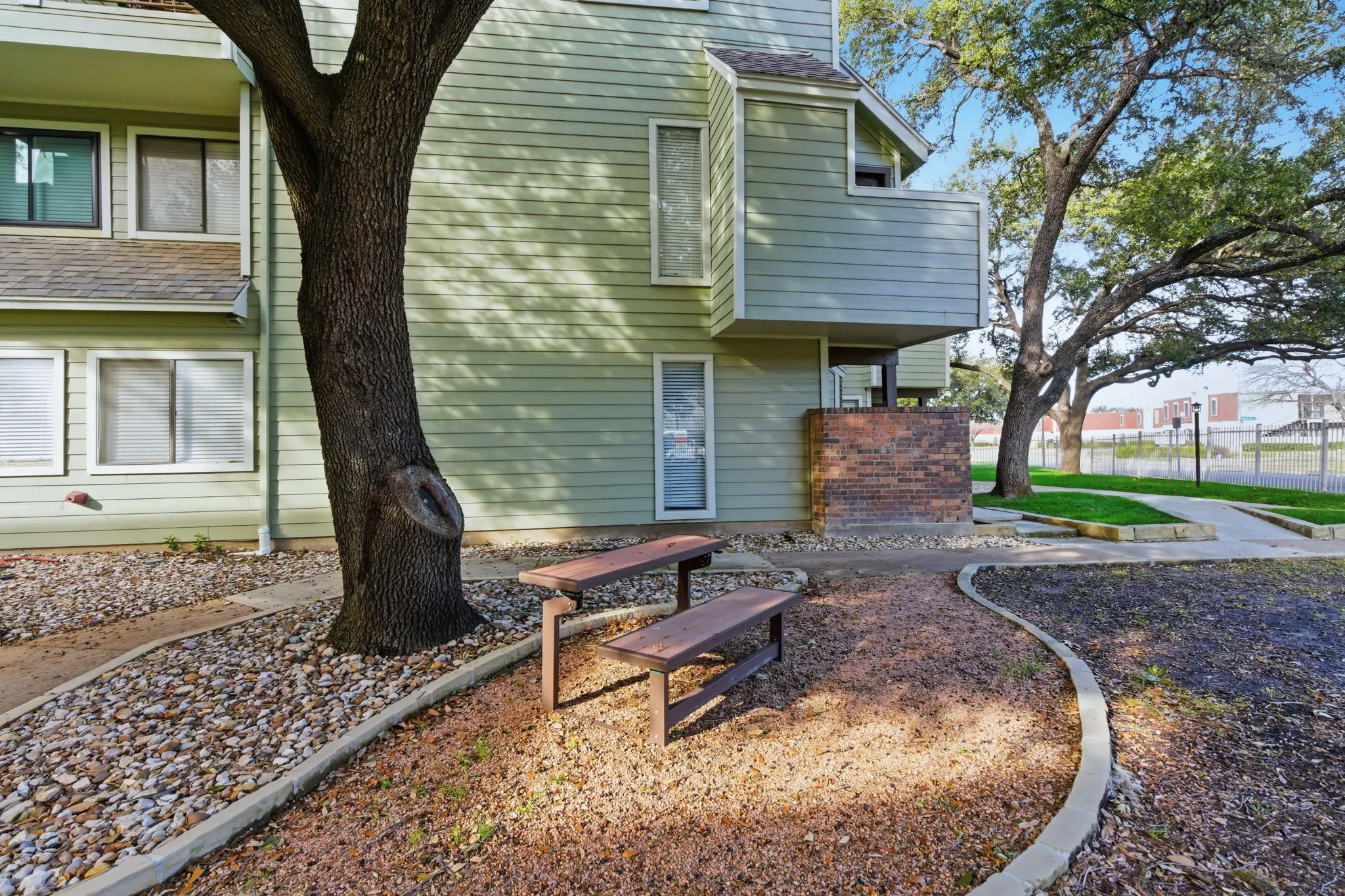 Condominium For Rent in Tarrant County , 3101 Sondra Drive 201, Fort Worth, Texas 76107, 1 Bedroom, 1 Bathroom, Garage spaces, 805 Sqft, built in 1981, Preowned, mls#21198836, Real Estate Agent in Fort Worth, Homes For Rent in Tarrant county, Homes For Rent in Fort Worth, Realtor in Fort Worth Texas, Real Estate Brokerage Independent Realty Texas, Luminita Cordes Realtor