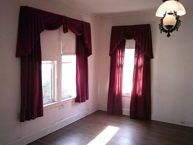 Single Family Residence For Sale in Navarro County , 502 Mills Place, Corsicana, Texas 75110, 3 Bedrooms, 3 Bathrooms, 2 Garage spaces, 3,604 Sqft, built in 1929, Price $498,900, mls#21198840, Real Estate Agent in Corsicana, Homes For Sale in Navarro county, Homes For Sale in Corsicana, Realtor in Corsicana Texas, Real Estate Brokerage Independent Realty Texas, Luminita Cordes Realtor