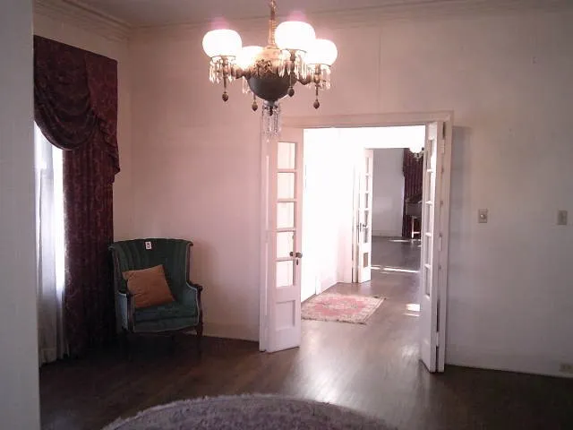 Single Family Residence For Sale in Navarro County , 502 Mills Place, Corsicana, Texas 75110, 3 Bedrooms, 3 Bathrooms, 2 Garage spaces, 3,604 Sqft, built in 1929, Price $498,900, mls#21198840, Real Estate Agent in Corsicana, Homes For Sale in Navarro county, Homes For Sale in Corsicana, Realtor in Corsicana Texas, Real Estate Brokerage Independent Realty Texas, Luminita Cordes Realtor