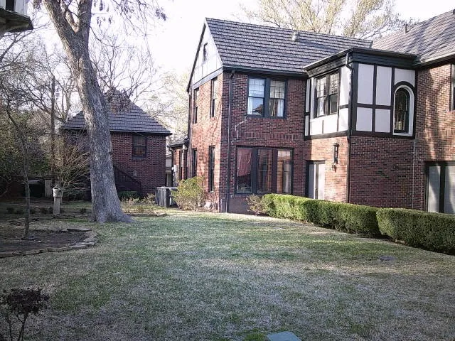 Single Family Residence For Sale in Navarro County , 502 Mills Place, Corsicana, Texas 75110, 3 Bedrooms, 3 Bathrooms, 2 Garage spaces, 3,604 Sqft, built in 1929, Price $498,900, mls#21198840, Real Estate Agent in Corsicana, Homes For Sale in Navarro county, Homes For Sale in Corsicana, Realtor in Corsicana Texas, Real Estate Brokerage Independent Realty Texas, Luminita Cordes Realtor