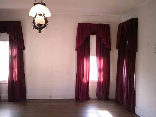 Single Family Residence For Sale in Navarro County , 502 Mills Place, Corsicana, Texas 75110, 3 Bedrooms, 3 Bathrooms, 2 Garage spaces, 3,604 Sqft, built in 1929, Price $498,900, mls#21198840, Real Estate Agent in Corsicana, Homes For Sale in Navarro county, Homes For Sale in Corsicana, Realtor in Corsicana Texas, Real Estate Brokerage Independent Realty Texas, Luminita Cordes Realtor