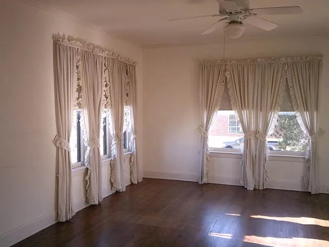 Single Family Residence For Sale in Navarro County , 502 Mills Place, Corsicana, Texas 75110, 3 Bedrooms, 3 Bathrooms, 2 Garage spaces, 3,604 Sqft, built in 1929, Price $498,900, mls#21198840, Real Estate Agent in Corsicana, Homes For Sale in Navarro county, Homes For Sale in Corsicana, Realtor in Corsicana Texas, Real Estate Brokerage Independent Realty Texas, Luminita Cordes Realtor