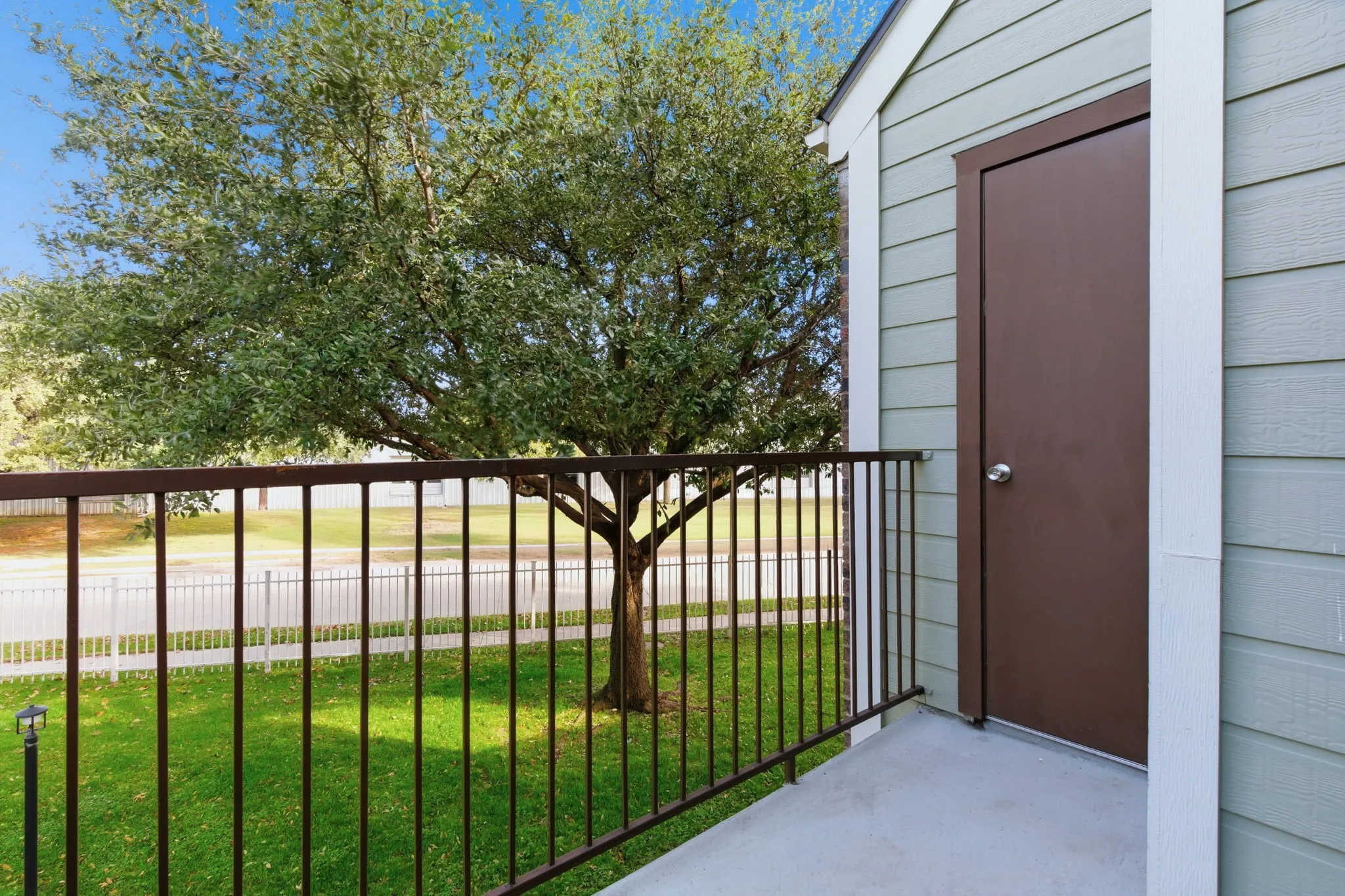 Condominium For Rent in Tarrant County , 3101 Sondra Drive 201 (Short Term), Fort Worth, Texas 76107, 1 Bedroom, 1 Bathroom, Garage spaces, 805 Sqft, built in 1981, Preowned, mls#21200200, Real Estate Agent in Fort Worth, Homes For Rent in Tarrant county, Homes For Rent in Fort Worth, Realtor in Fort Worth Texas, Real Estate Brokerage Independent Realty Texas, Luminita Cordes Realtor