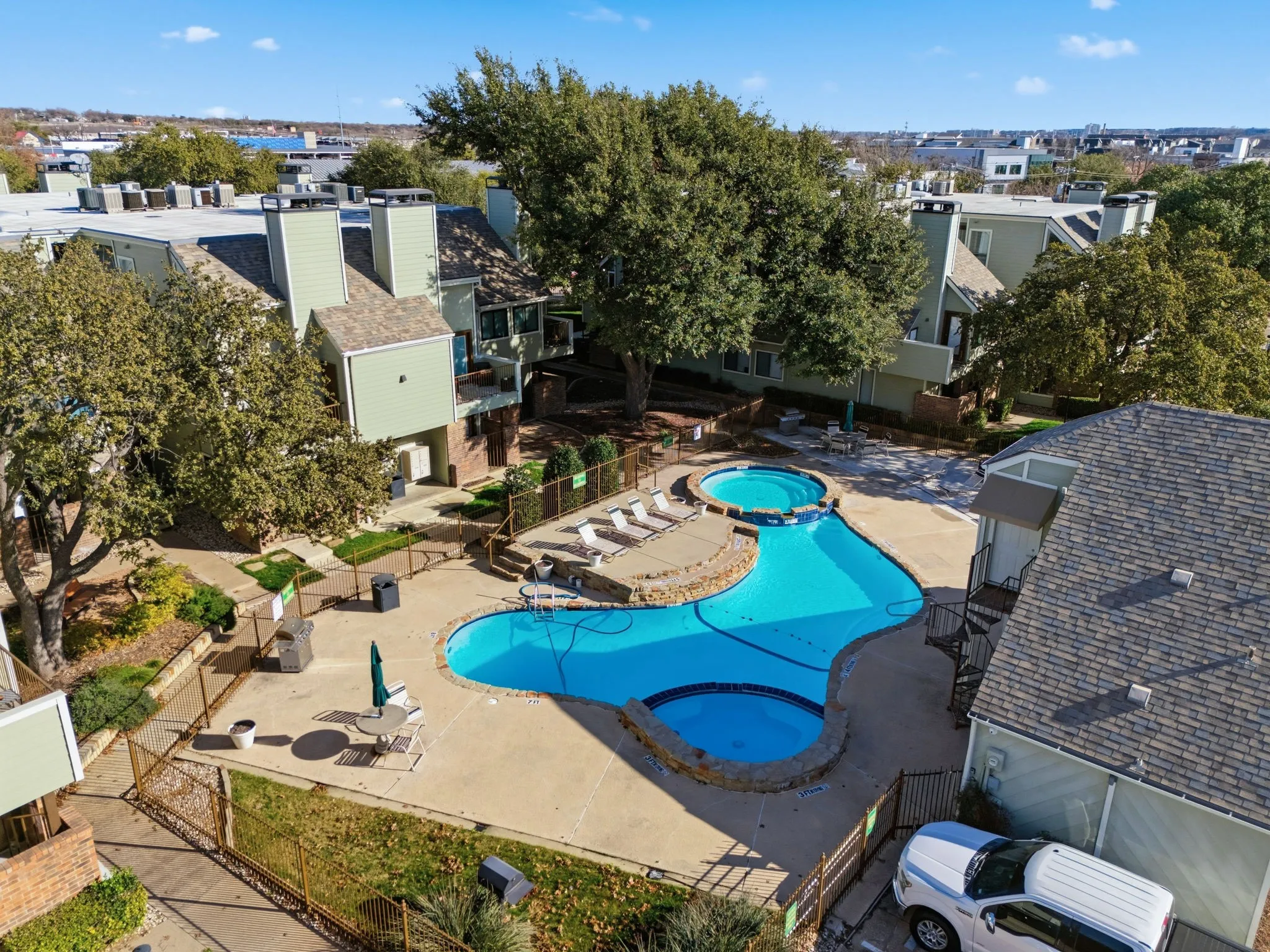 Condominium For Rent in Tarrant County , 3101 Sondra Drive 201 (Short Term), Fort Worth, Texas 76107, 1 Bedroom, 1 Bathroom, Garage spaces, 805 Sqft, built in 1981, Preowned, mls#21200200, Real Estate Agent in Fort Worth, Homes For Rent in Tarrant county, Homes For Rent in Fort Worth, Realtor in Fort Worth Texas, Real Estate Brokerage Independent Realty Texas, Luminita Cordes Realtor