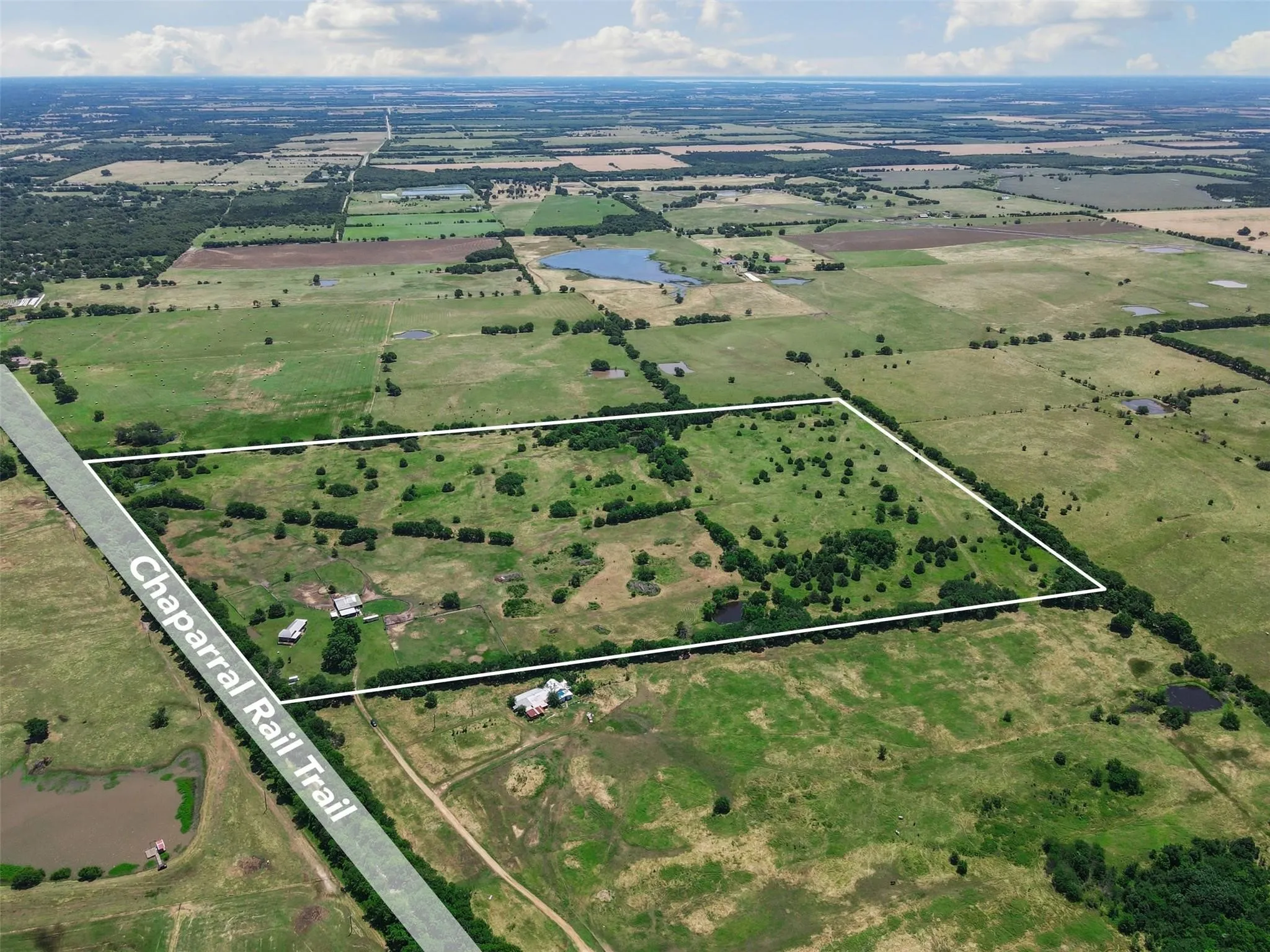 Farm For Sale in Fannin County , 901 County Road 3925, Wolfe City, Texas 75496, 3 Bedroom, 3 Bathroom, Garage spaces, 2,184 Sqft, built in 2007, Preowned, mls#21200209, Real Estate Agent in Wolfe City, Homes For Sale in Fannin county, Homes For Sale in Wolfe City, Realtor in Wolfe City Texas, Real Estate Brokerage Independent Realty Texas, Luminita Cordes Realtor