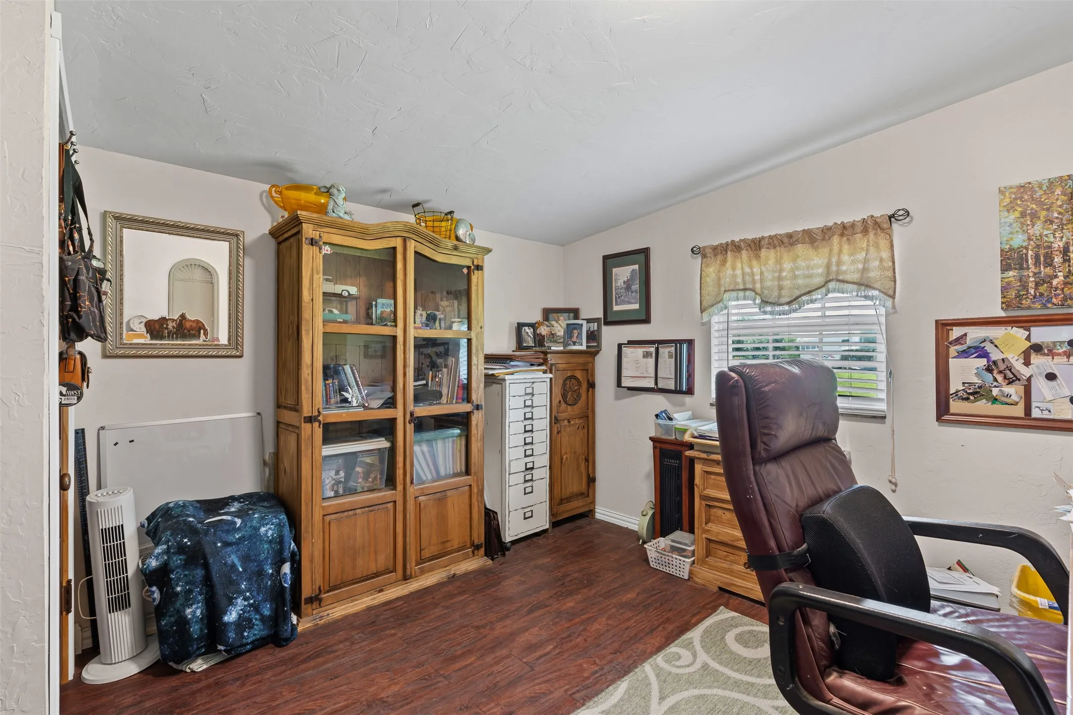 Farm For Sale in Fannin County , 901 County Road 3925, Wolfe City, Texas 75496, 3 Bedroom, 3 Bathroom, Garage spaces, 2,184 Sqft, built in 2007, Preowned, mls#21200209, Real Estate Agent in Wolfe City, Homes For Sale in Fannin county, Homes For Sale in Wolfe City, Realtor in Wolfe City Texas, Real Estate Brokerage Independent Realty Texas, Luminita Cordes Realtor