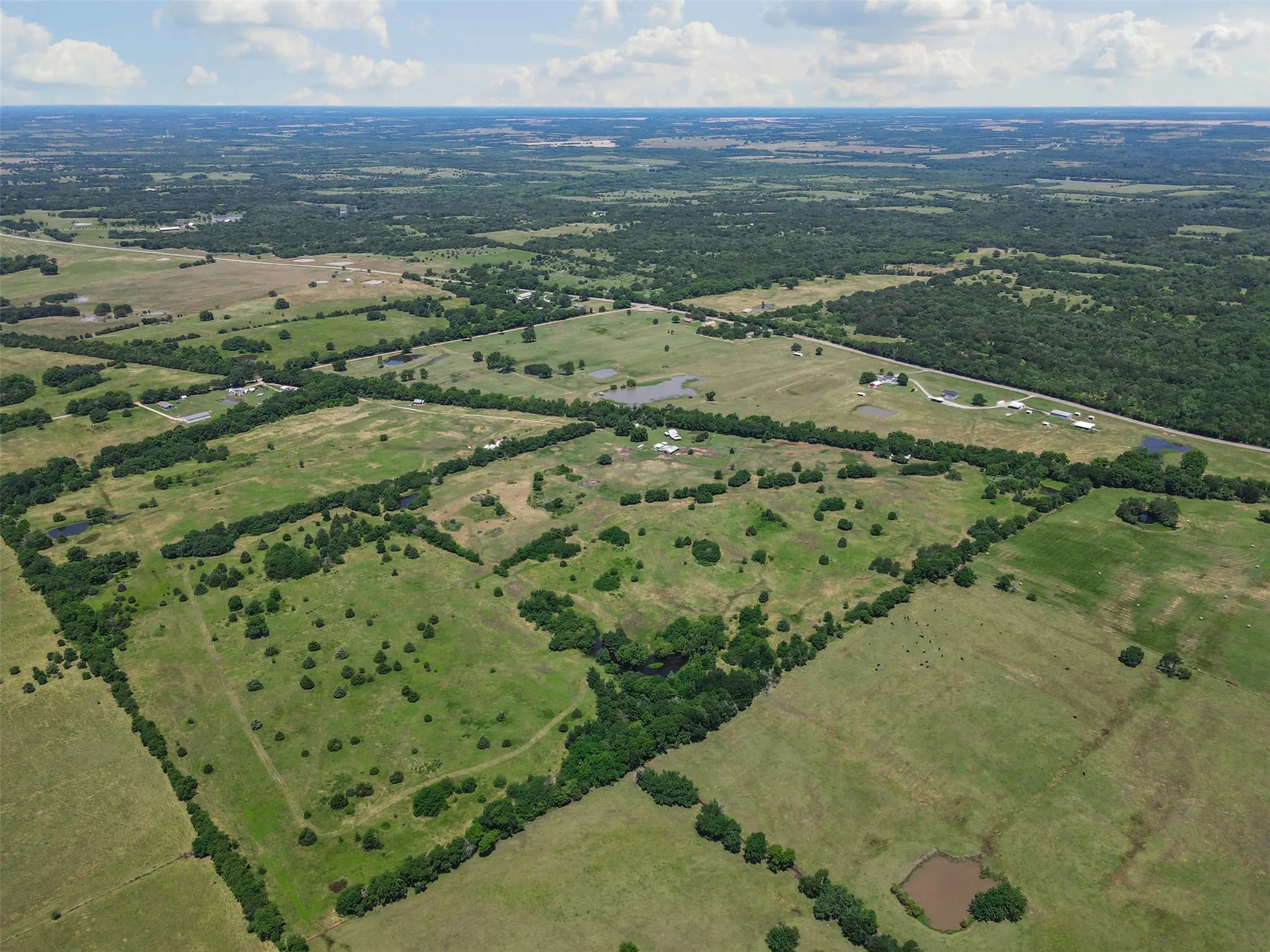 Farm For Sale in Fannin County , 901 County Road 3925, Wolfe City, Texas 75496, 3 Bedroom, 3 Bathroom, Garage spaces, 2,184 Sqft, built in 2007, Preowned, mls#21200209, Real Estate Agent in Wolfe City, Homes For Sale in Fannin county, Homes For Sale in Wolfe City, Realtor in Wolfe City Texas, Real Estate Brokerage Independent Realty Texas, Luminita Cordes Realtor