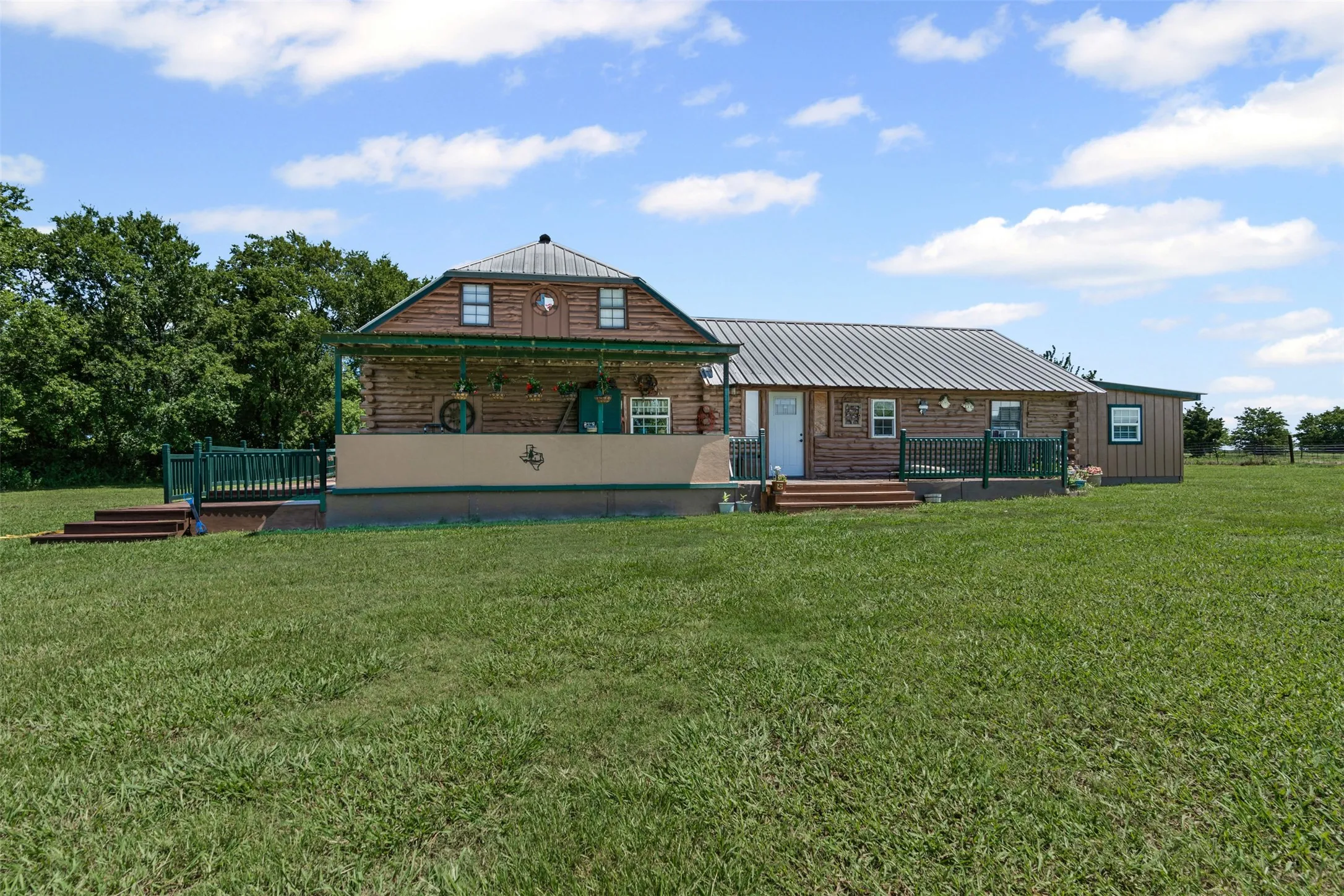 Farm For Sale in Fannin County , 901 County Road 3925, Wolfe City, Texas 75496, 3 Bedroom, 3 Bathroom, Garage spaces, 2,184 Sqft, built in 2007, Preowned, mls#21200209, Real Estate Agent in Wolfe City, Homes For Sale in Fannin county, Homes For Sale in Wolfe City, Realtor in Wolfe City Texas, Real Estate Brokerage Independent Realty Texas, Luminita Cordes Realtor