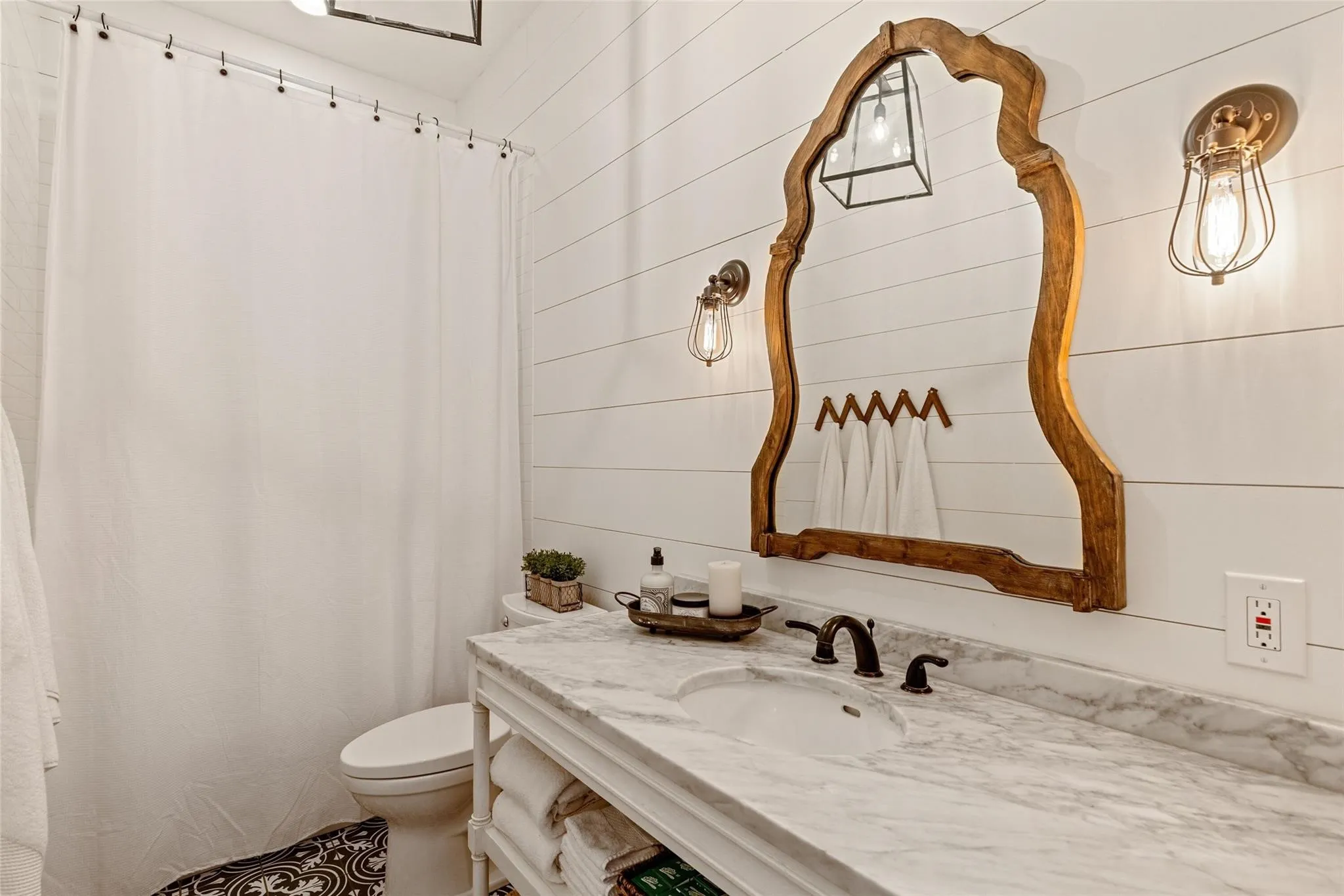 Downstairs guest bathroom