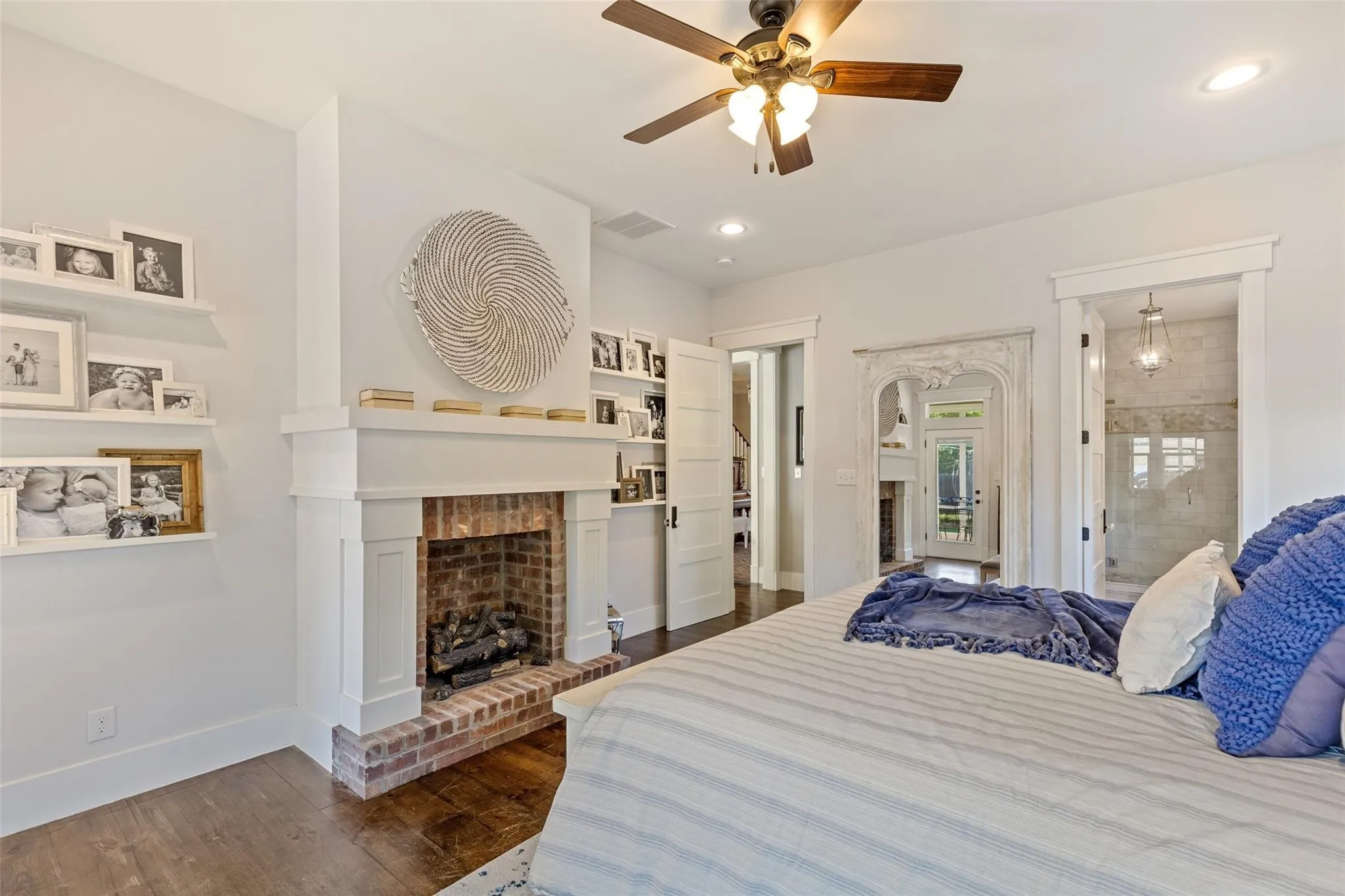 Single Family Residence For Sale in Dallas County , 1109 E Oakdale Road, Irving, Texas 75060, 4 Bedroom, 3 Bathroom, 2 Garage spaces, 3,396 Sqft, built in 2015, mls#21191236, Real Estate Agent in Irving, Homes For Sale in Dallas county, Homes For Sale in Irving, Realtor in Irving Texas, Real Estate Brokerage Independent Realty Texas, Luminita Cordes Realtor
