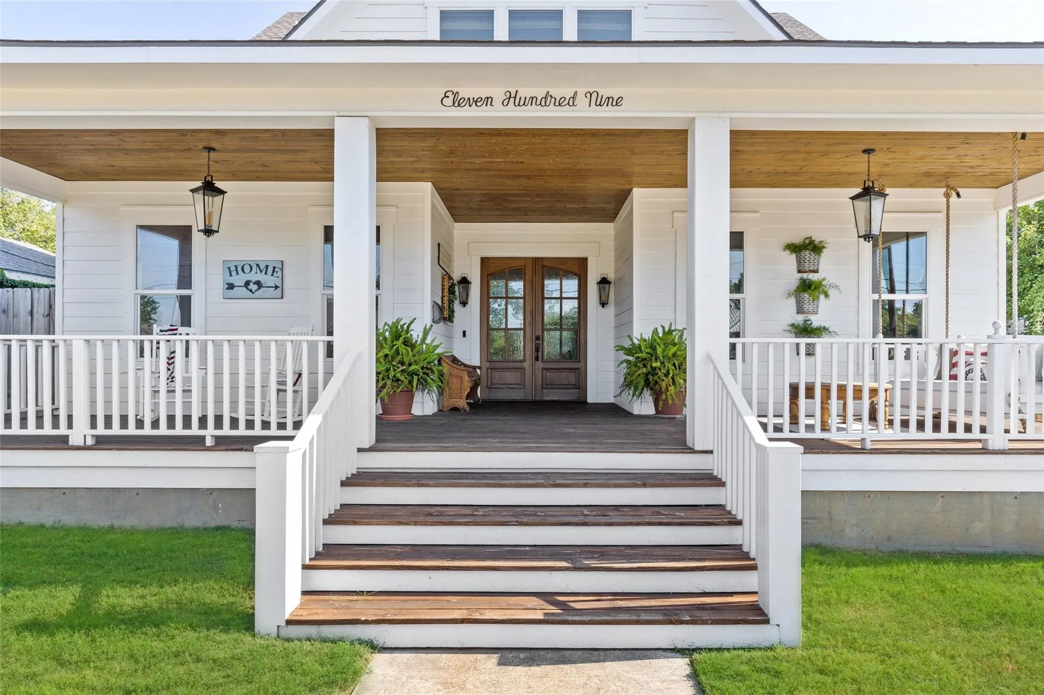 Single Family Residence For Sale in Dallas County , 1109 E Oakdale Road, Irving, Texas 75060, 4 Bedroom, 3 Bathroom, 2 Garage spaces, 3,396 Sqft, built in 2015, mls#21191236, Real Estate Agent in Irving, Homes For Sale in Dallas county, Homes For Sale in Irving, Realtor in Irving Texas, Real Estate Brokerage Independent Realty Texas, Luminita Cordes Realtor