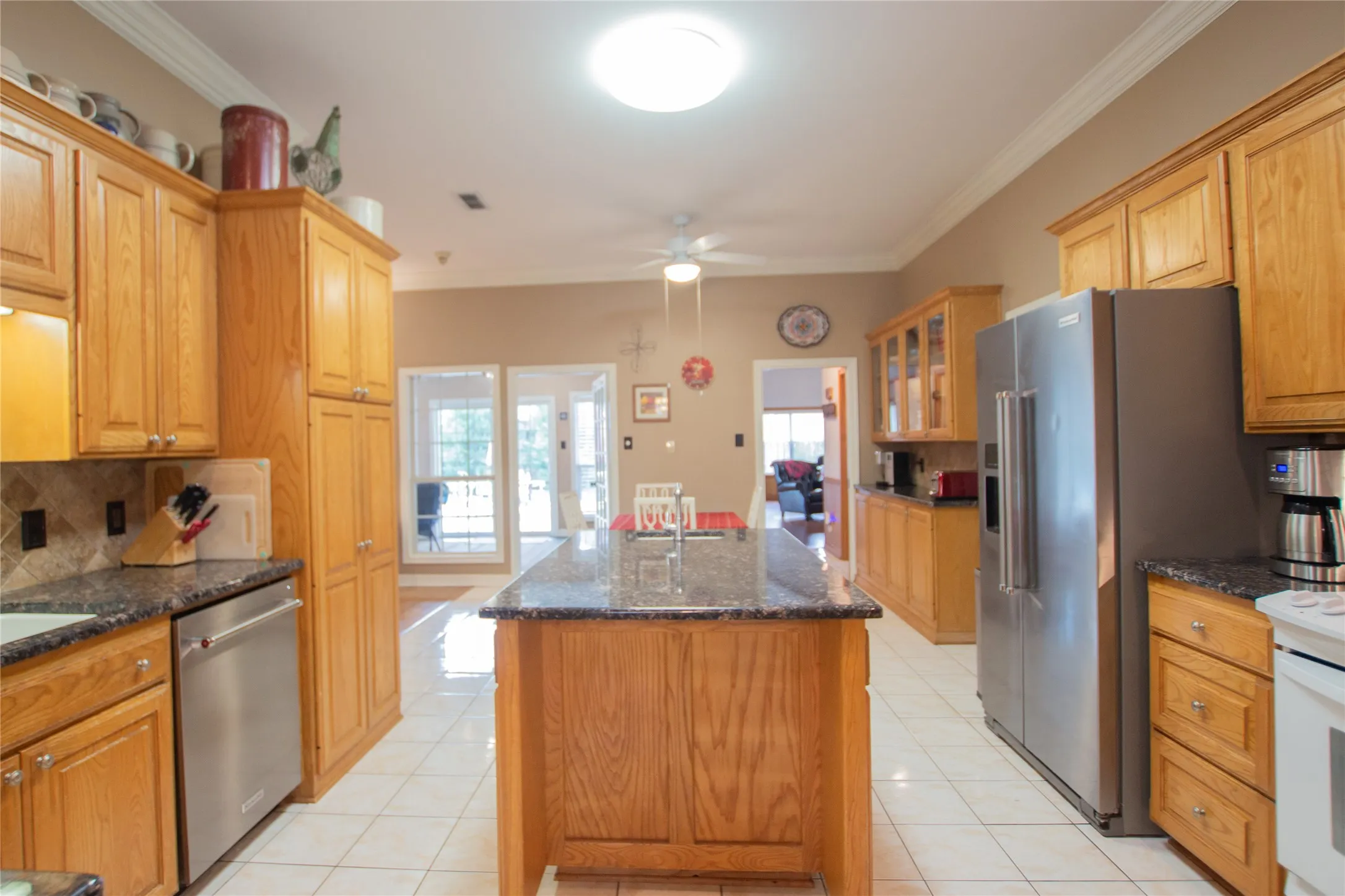 Single Family Residence For Sale in Smith County , 3617 Flagstone Drive, Tyler, Texas 75707, 3 Bedroom, 3 Bathroom, 2 Garage spaces, 3,244 Sqft, built in 1997, mls#21194626, Real Estate Agent in Tyler, Homes For Sale in Smith county, Homes For Sale in Tyler, Realtor in Tyler Texas, Real Estate Brokerage Independent Realty Texas, Luminita Cordes Realtor