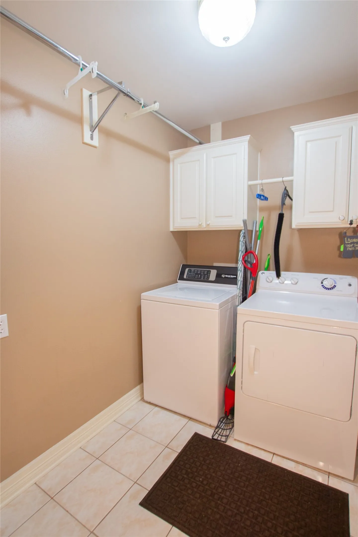 Single Family Residence For Sale in Smith County , 3617 Flagstone Drive, Tyler, Texas 75707, 3 Bedroom, 3 Bathroom, 2 Garage spaces, 3,244 Sqft, built in 1997, mls#21194626, Real Estate Agent in Tyler, Homes For Sale in Smith county, Homes For Sale in Tyler, Realtor in Tyler Texas, Real Estate Brokerage Independent Realty Texas, Luminita Cordes Realtor