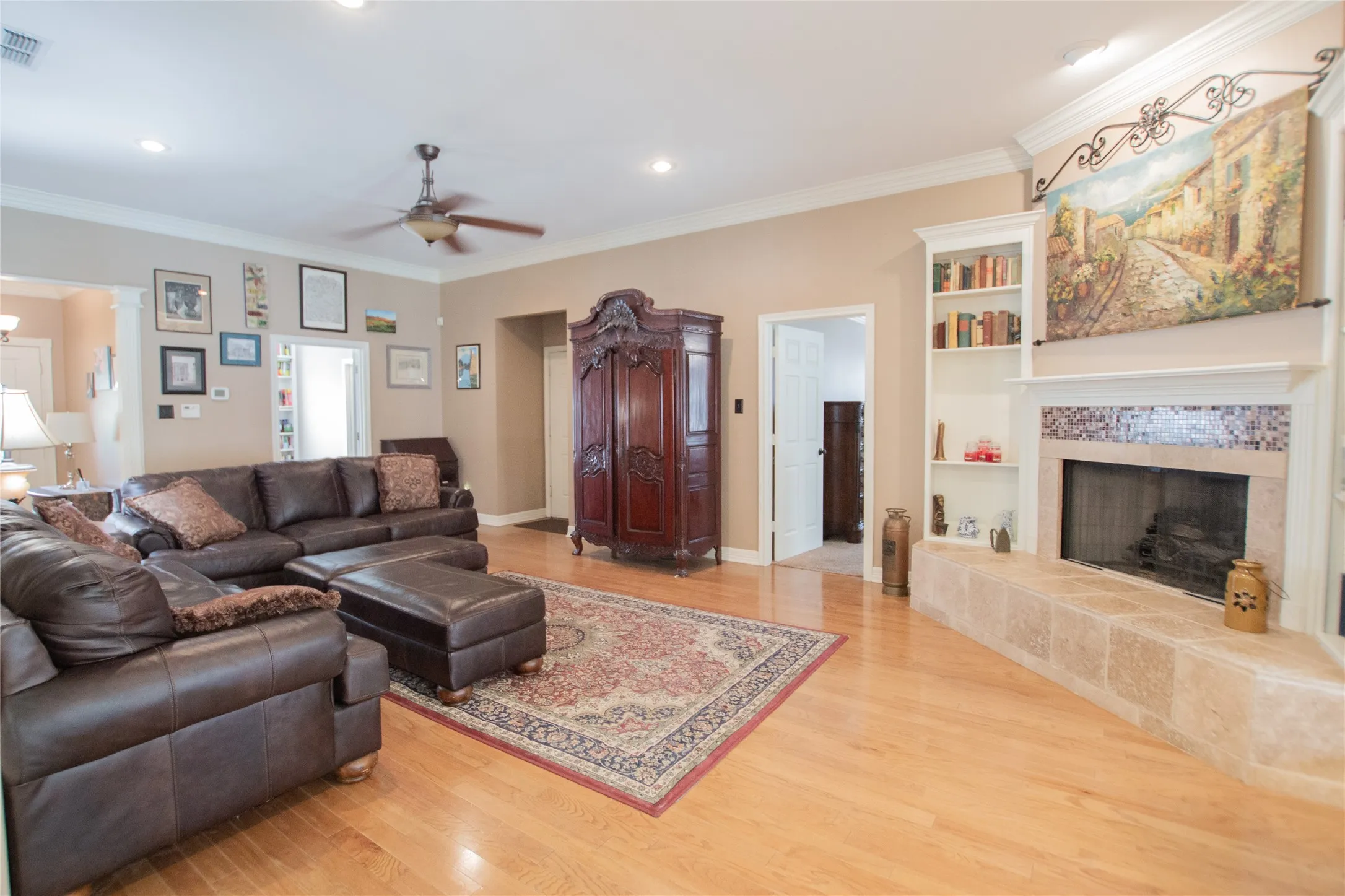 Single Family Residence For Sale in Smith County , 3617 Flagstone Drive, Tyler, Texas 75707, 3 Bedroom, 3 Bathroom, 2 Garage spaces, 3,244 Sqft, built in 1997, mls#21194626, Real Estate Agent in Tyler, Homes For Sale in Smith county, Homes For Sale in Tyler, Realtor in Tyler Texas, Real Estate Brokerage Independent Realty Texas, Luminita Cordes Realtor