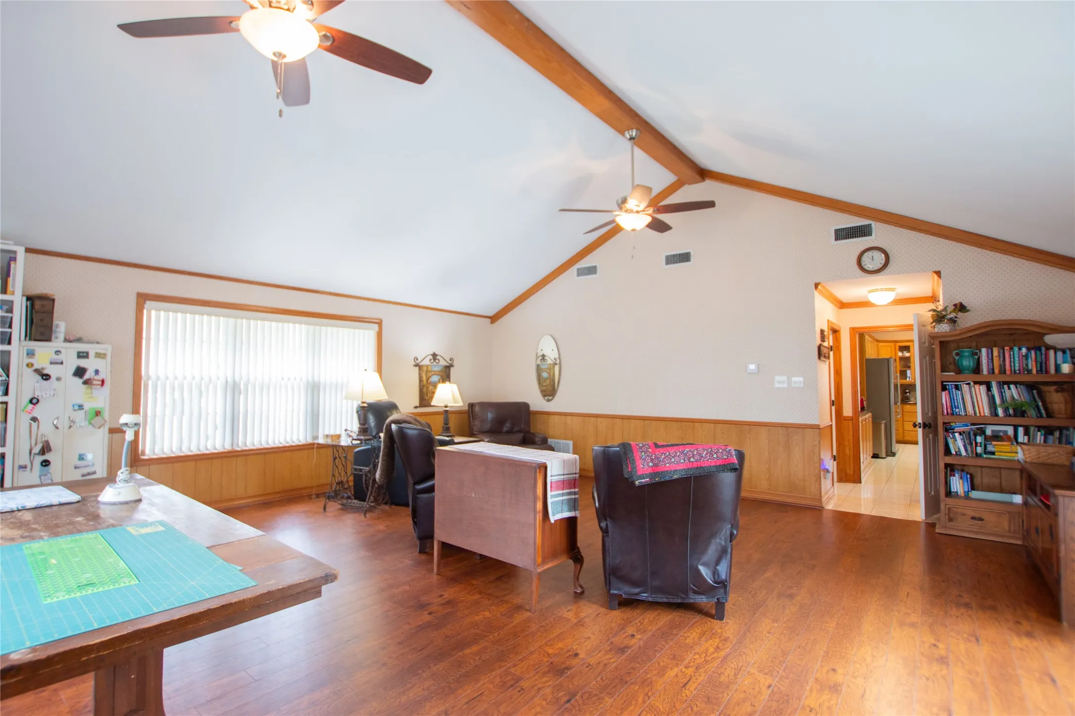 Single Family Residence For Sale in Smith County , 3617 Flagstone Drive, Tyler, Texas 75707, 3 Bedroom, 3 Bathroom, 2 Garage spaces, 3,244 Sqft, built in 1997, mls#21194626, Real Estate Agent in Tyler, Homes For Sale in Smith county, Homes For Sale in Tyler, Realtor in Tyler Texas, Real Estate Brokerage Independent Realty Texas, Luminita Cordes Realtor