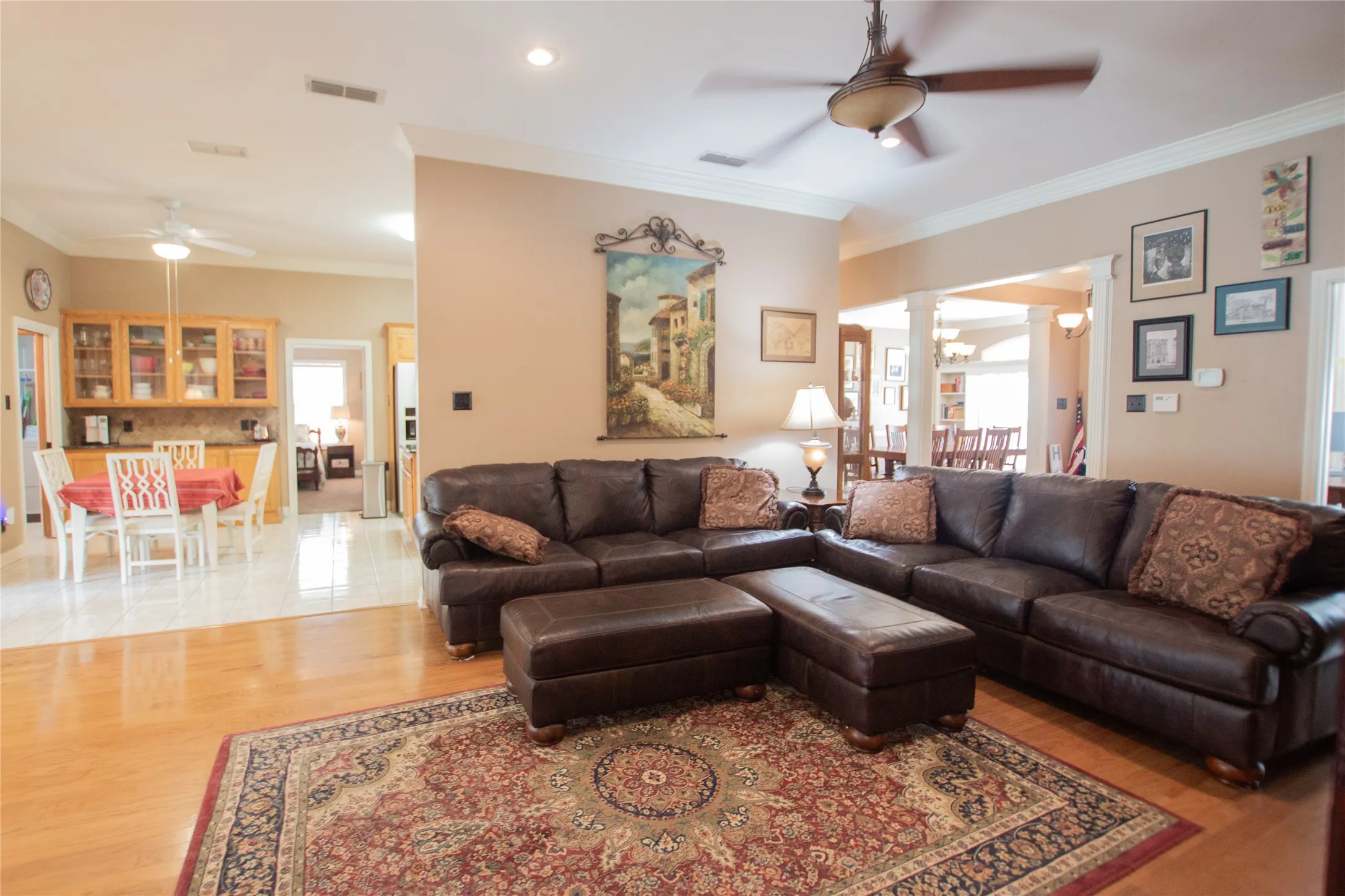 Single Family Residence For Sale in Smith County , 3617 Flagstone Drive, Tyler, Texas 75707, 3 Bedroom, 3 Bathroom, 2 Garage spaces, 3,244 Sqft, built in 1997, mls#21194626, Real Estate Agent in Tyler, Homes For Sale in Smith county, Homes For Sale in Tyler, Realtor in Tyler Texas, Real Estate Brokerage Independent Realty Texas, Luminita Cordes Realtor