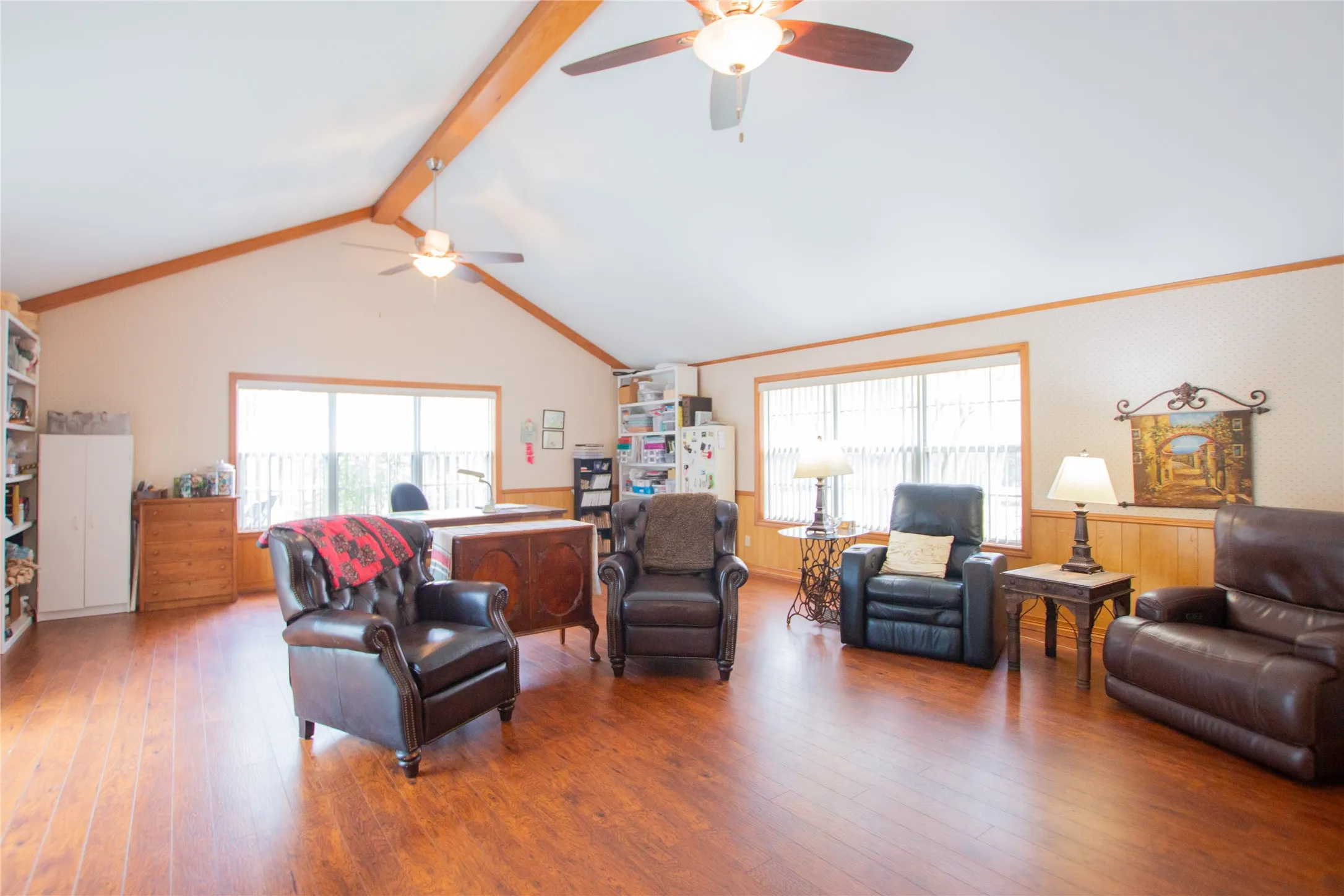 Single Family Residence For Sale in Smith County , 3617 Flagstone Drive, Tyler, Texas 75707, 3 Bedroom, 3 Bathroom, 2 Garage spaces, 3,244 Sqft, built in 1997, mls#21194626, Real Estate Agent in Tyler, Homes For Sale in Smith county, Homes For Sale in Tyler, Realtor in Tyler Texas, Real Estate Brokerage Independent Realty Texas, Luminita Cordes Realtor