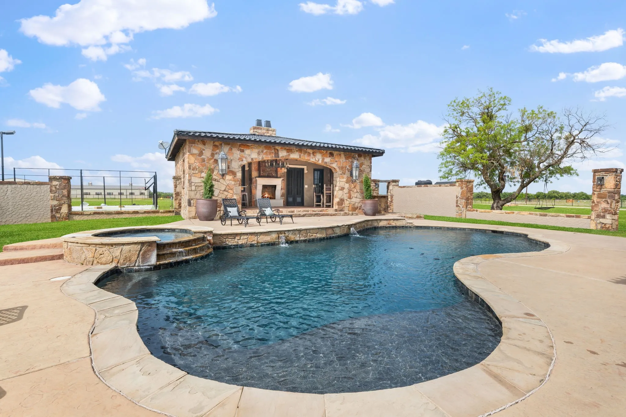 Farm For Sale in Jack County , 2454 W SH 380, Jacksboro, Texas 76458, 5 Bedroom, 5 Bathroom, 2 Garage spaces, 4,818 Sqft, built in 2001, Preowned, mls#21198212, Real Estate Agent in Jacksboro, Homes For Sale in Jack county, Homes For Sale in Jacksboro, Realtor in Jacksboro Texas, Real Estate Brokerage Independent Realty Texas, Luminita Cordes Realtor