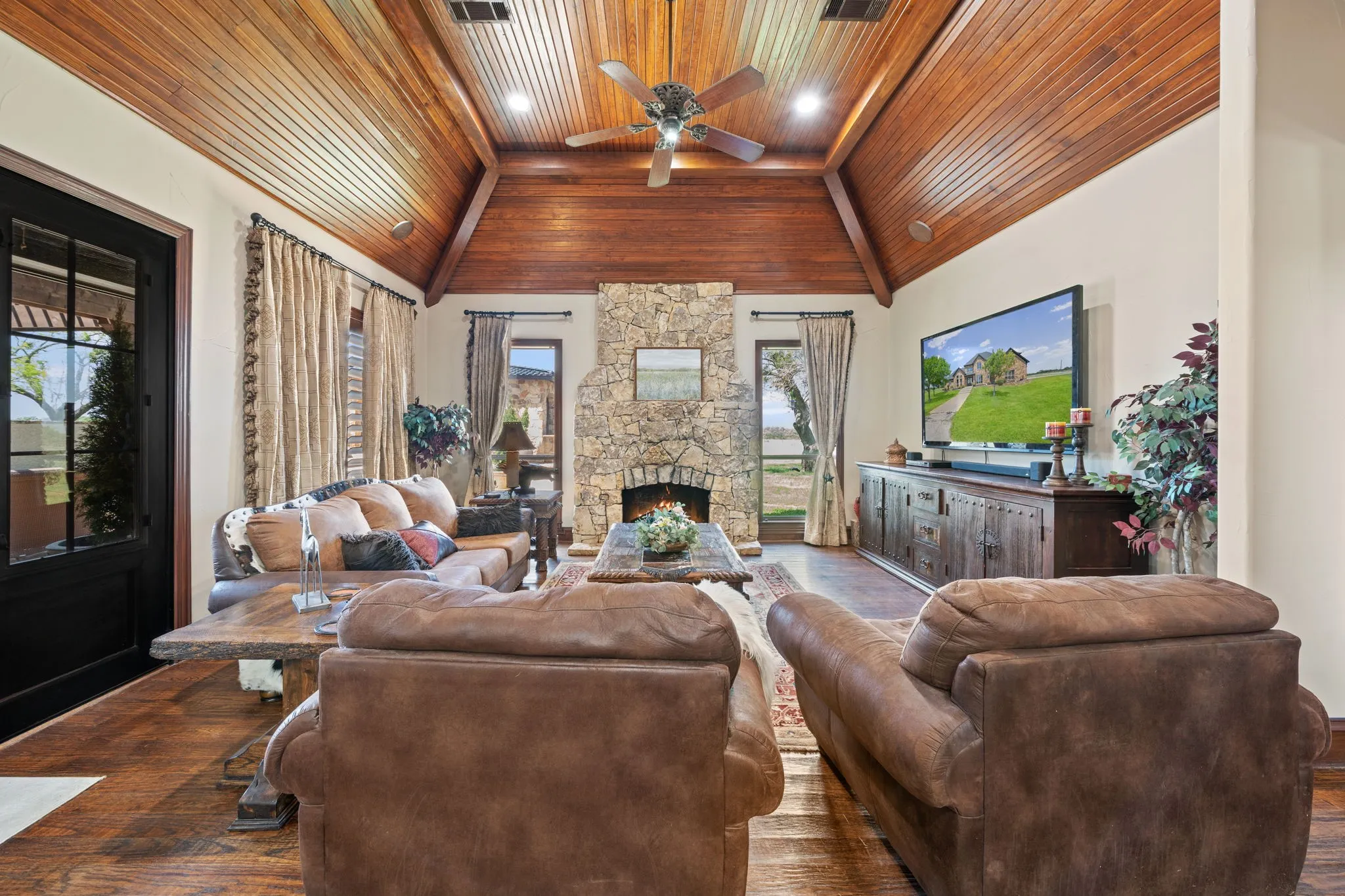 Farm For Sale in Jack County , 2454 W SH 380, Jacksboro, Texas 76458, 5 Bedroom, 5 Bathroom, 2 Garage spaces, 4,818 Sqft, built in 2001, Preowned, mls#21198212, Real Estate Agent in Jacksboro, Homes For Sale in Jack county, Homes For Sale in Jacksboro, Realtor in Jacksboro Texas, Real Estate Brokerage Independent Realty Texas, Luminita Cordes Realtor