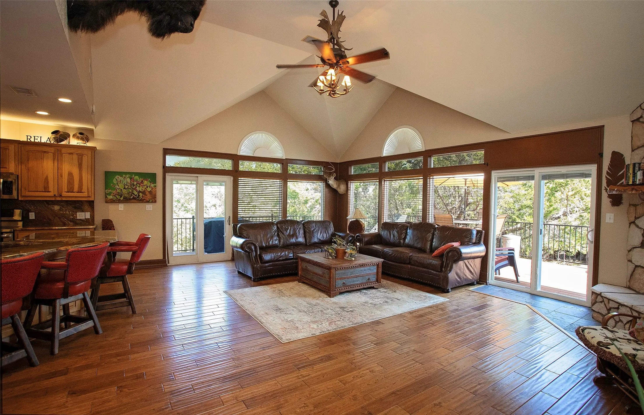 Single Family Residence For Sale in Palo Pinto County , 880 Cliffs Drive, Possum Kingdom Lake, Texas 76449, 3 Bedrooms, 2 Bathrooms, Garage spaces, 1,729 Sqft, built in 1998, Preowned, Price $518,500, mls#21195294, Real Estate Agent in Possum Kingdom Lake, Homes For Sale in Palo Pinto county, Homes For Sale in Possum Kingdom Lake, Realtor in Possum Kingdom Lake Texas, Real Estate Brokerage Independent Realty Texas, Luminita Cordes Realtor