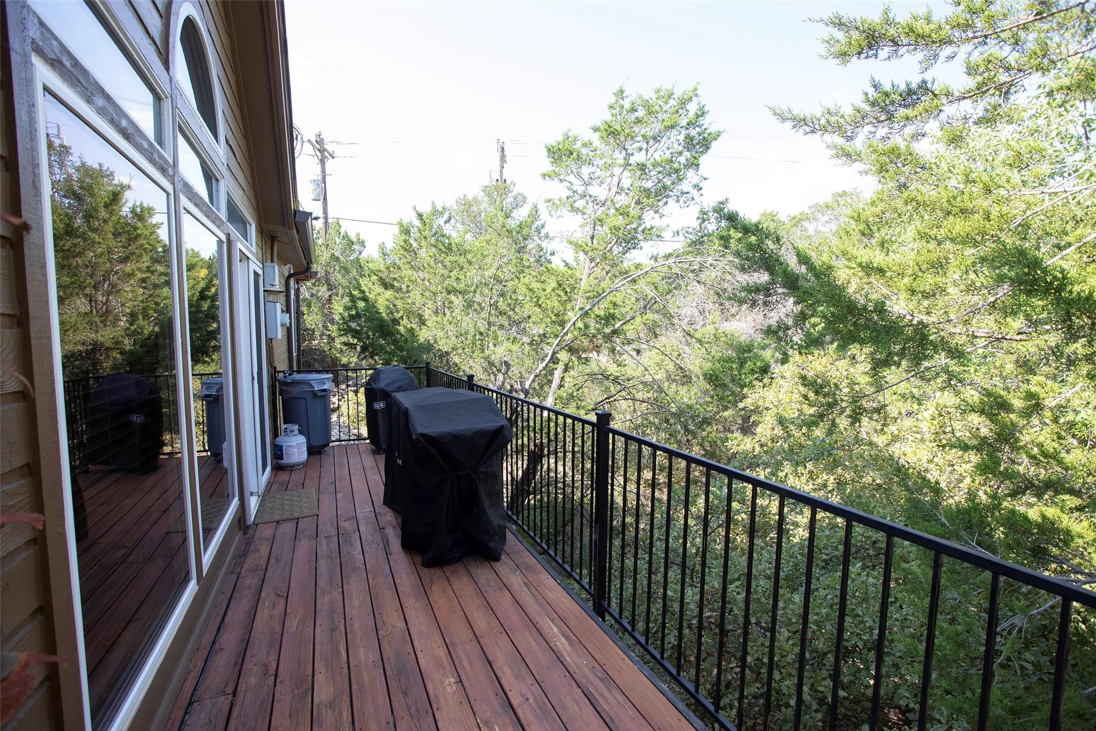 Side view of Deck