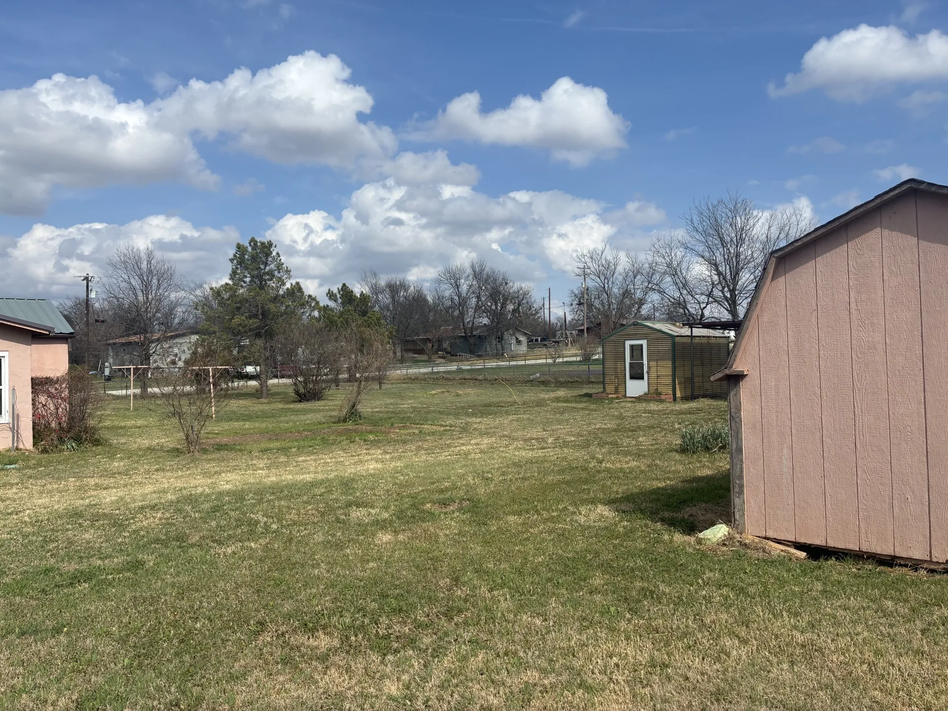Single Family Residence For Sale in Young County , 111 Lamar Street, Graham, Texas 76450, 2 Bedroom, 1 Bathroom, Garage spaces, 1,123 Sqft, built in 1965, mls#21124298, Real Estate Agent in Graham, Homes For Sale in Young county, Homes For Sale in Graham, Realtor in Graham Texas, Real Estate Brokerage Independent Realty Texas, Luminita Cordes Realtor