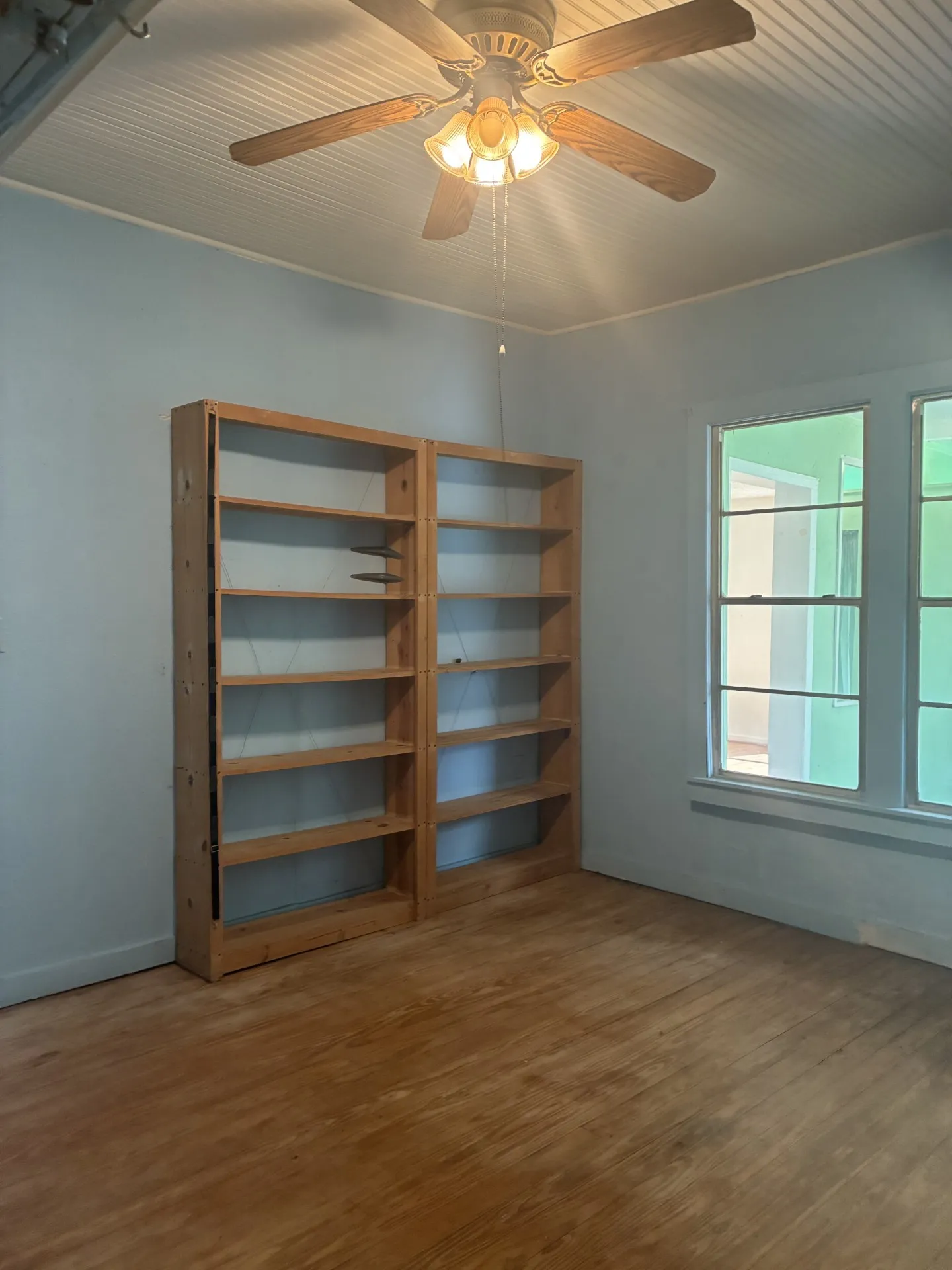 Single Family Residence For Sale in Young County , 111 Lamar Street, Graham, Texas 76450, 2 Bedroom, 1 Bathroom, Garage spaces, 1,123 Sqft, built in 1965, mls#21124298, Real Estate Agent in Graham, Homes For Sale in Young county, Homes For Sale in Graham, Realtor in Graham Texas, Real Estate Brokerage Independent Realty Texas, Luminita Cordes Realtor