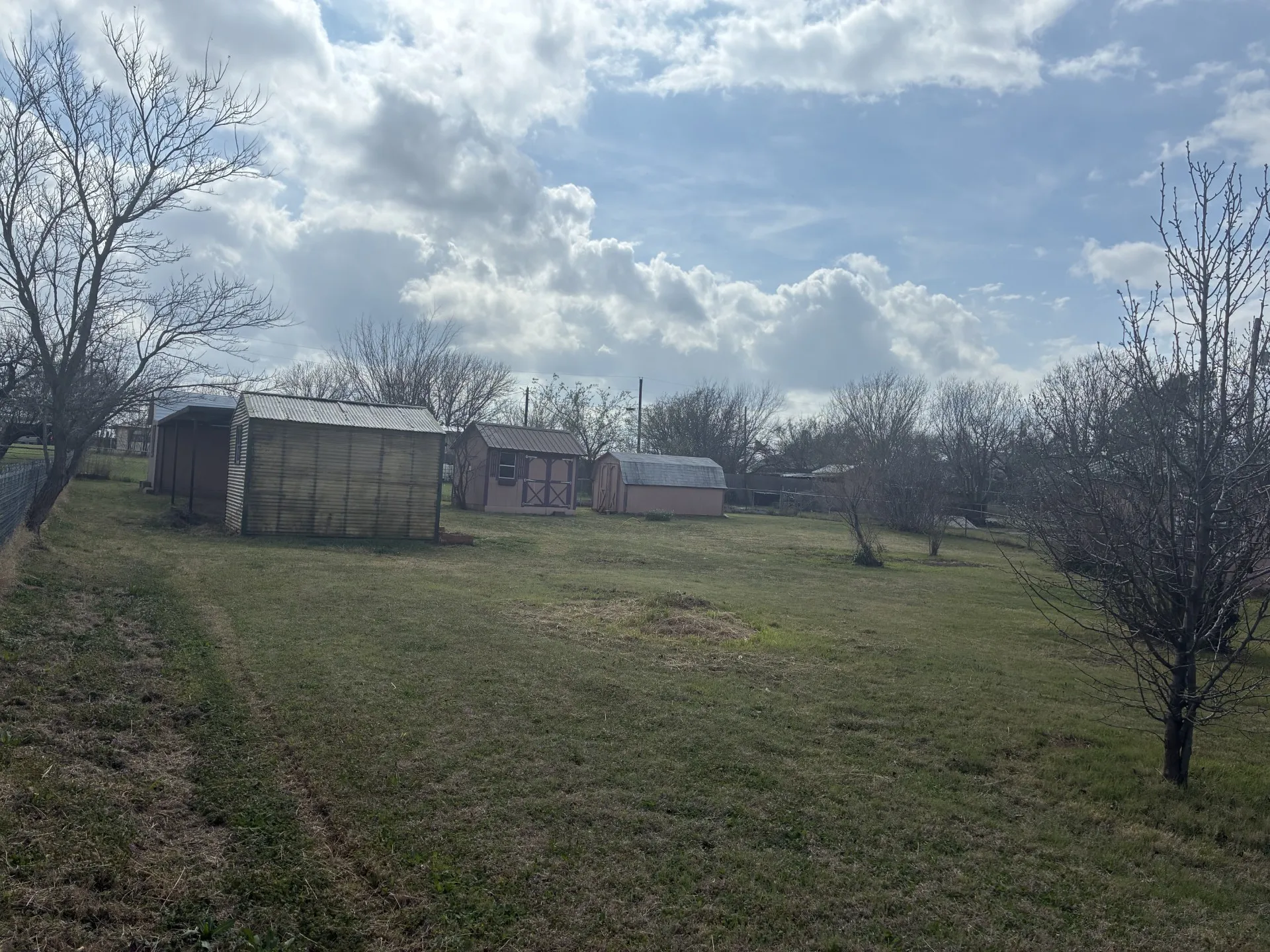 Single Family Residence For Sale in Young County , 111 Lamar Street, Graham, Texas 76450, 2 Bedroom, 1 Bathroom, Garage spaces, 1,123 Sqft, built in 1965, mls#21124298, Real Estate Agent in Graham, Homes For Sale in Young county, Homes For Sale in Graham, Realtor in Graham Texas, Real Estate Brokerage Independent Realty Texas, Luminita Cordes Realtor