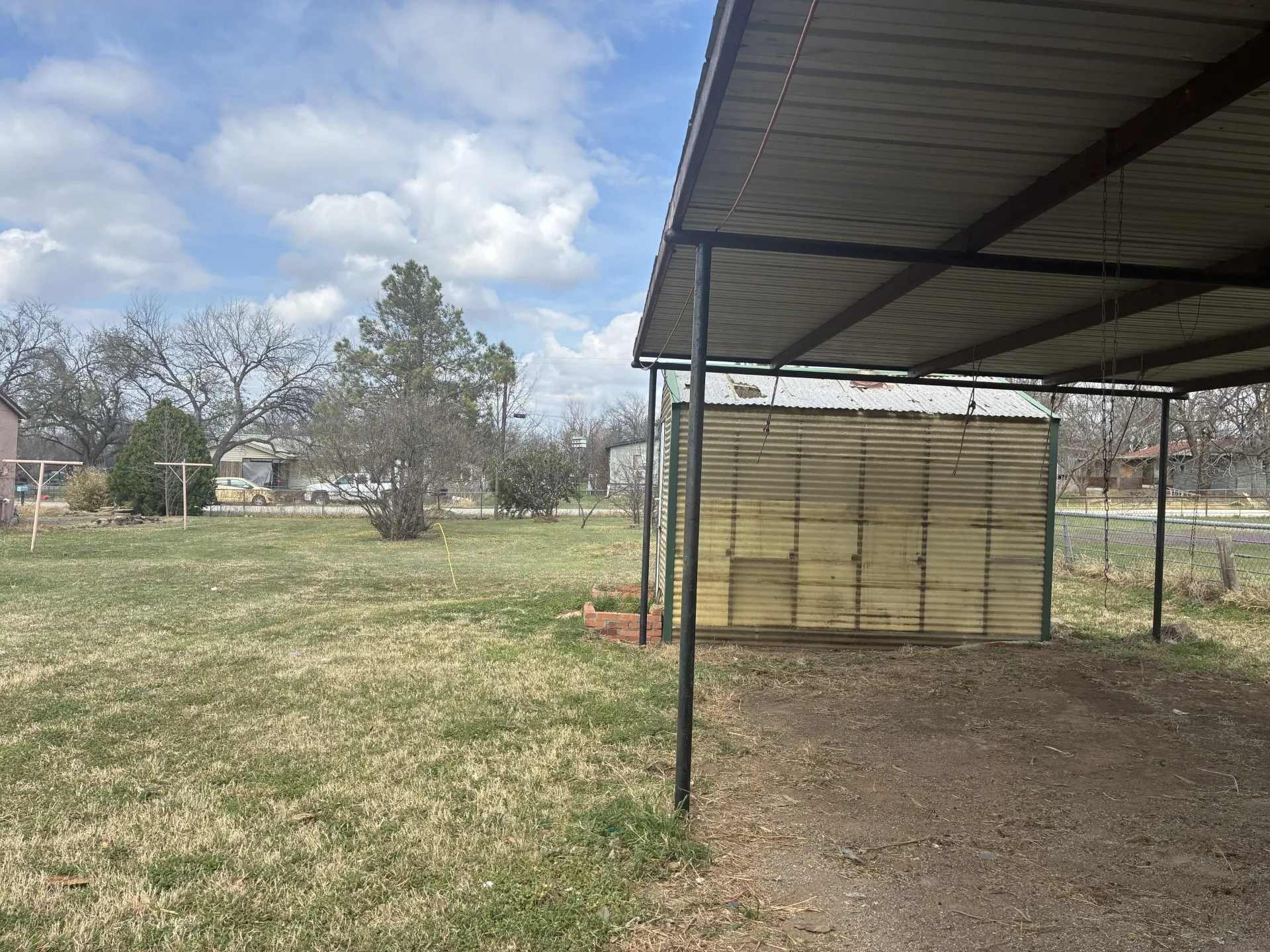 Single Family Residence For Sale in Young County , 111 Lamar Street, Graham, Texas 76450, 2 Bedroom, 1 Bathroom, Garage spaces, 1,123 Sqft, built in 1965, mls#21124298, Real Estate Agent in Graham, Homes For Sale in Young county, Homes For Sale in Graham, Realtor in Graham Texas, Real Estate Brokerage Independent Realty Texas, Luminita Cordes Realtor