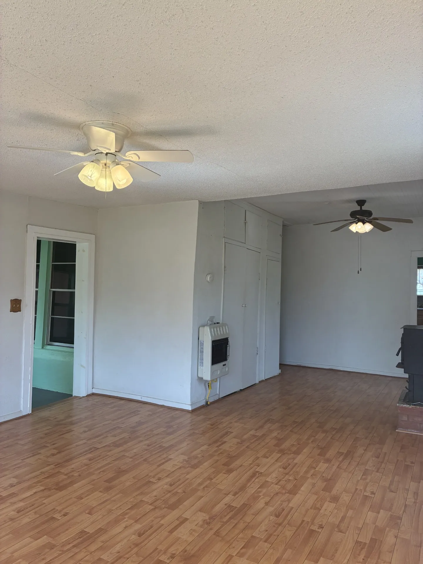 Single Family Residence For Sale in Young County , 111 Lamar Street, Graham, Texas 76450, 2 Bedroom, 1 Bathroom, Garage spaces, 1,123 Sqft, built in 1965, mls#21124298, Real Estate Agent in Graham, Homes For Sale in Young county, Homes For Sale in Graham, Realtor in Graham Texas, Real Estate Brokerage Independent Realty Texas, Luminita Cordes Realtor