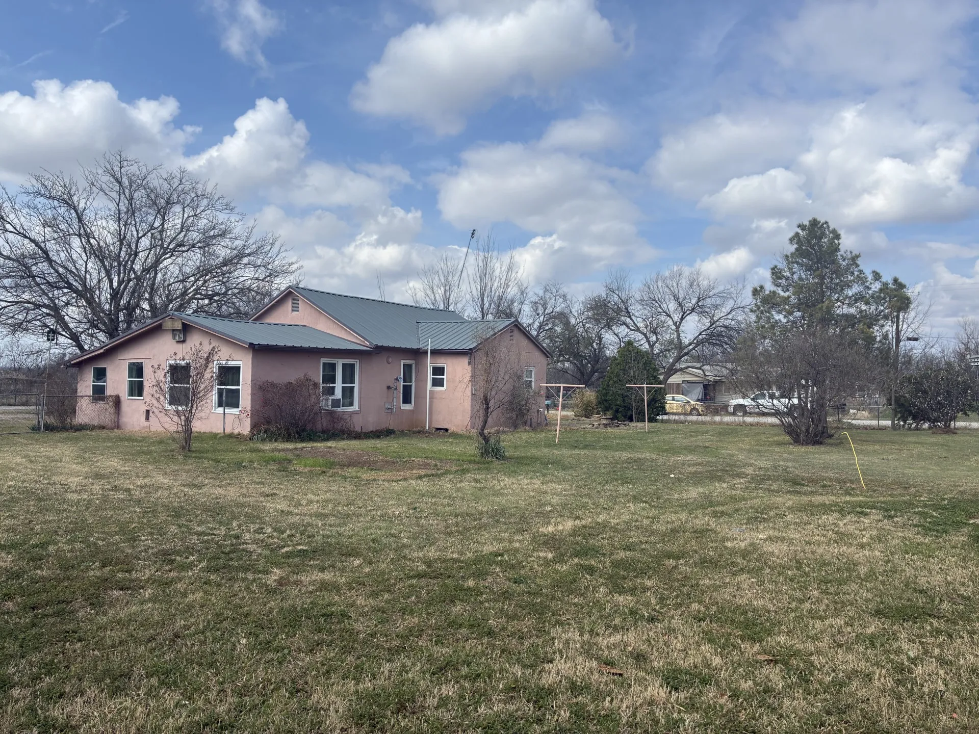 Single Family Residence For Sale in Young County , 111 Lamar Street, Graham, Texas 76450, 2 Bedroom, 1 Bathroom, Garage spaces, 1,123 Sqft, built in 1965, mls#21124298, Real Estate Agent in Graham, Homes For Sale in Young county, Homes For Sale in Graham, Realtor in Graham Texas, Real Estate Brokerage Independent Realty Texas, Luminita Cordes Realtor