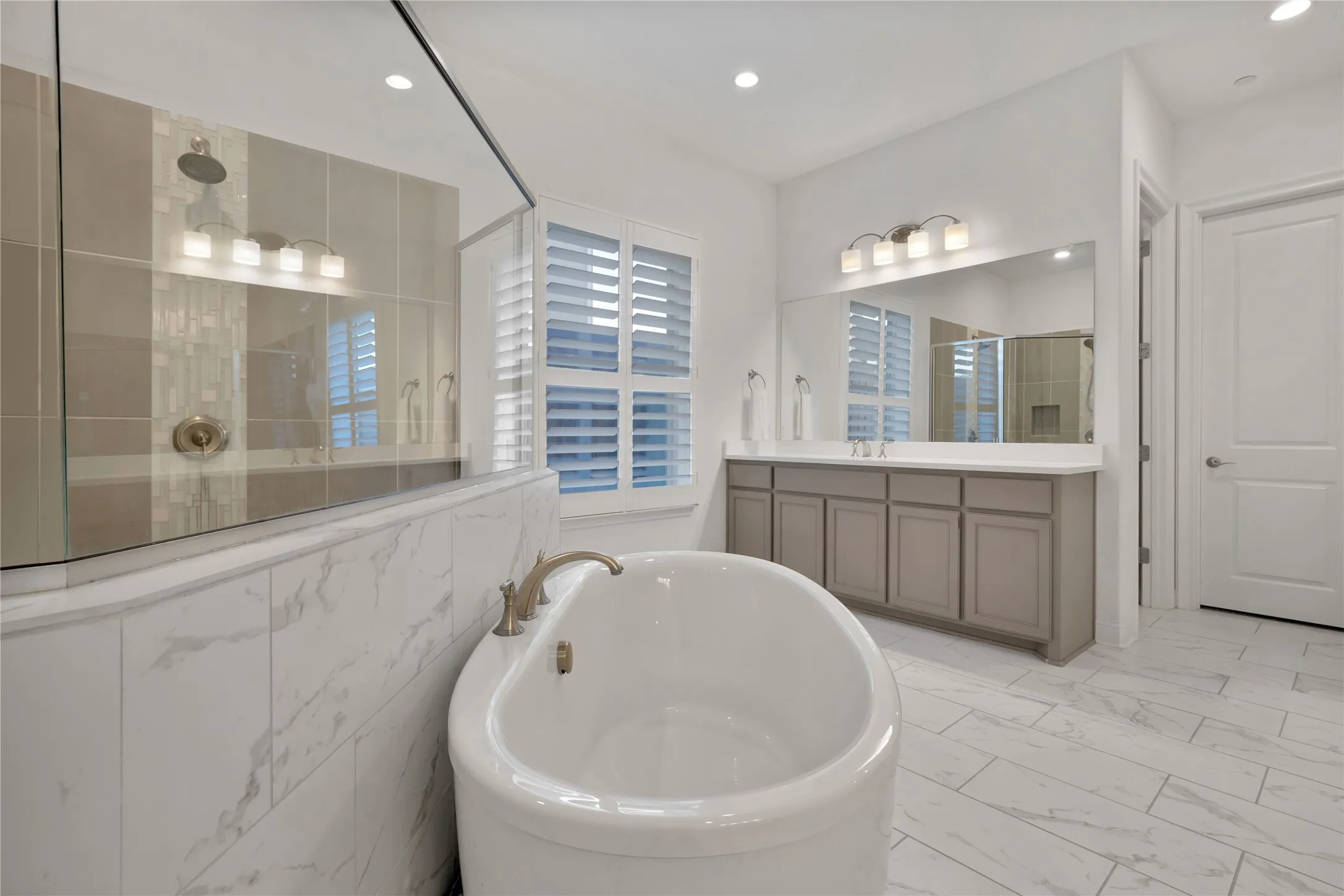 Single Family Residence For Sale in Collin County , 13452 Spokane Way, Frisco, Texas 75035, 5 Bedroom, 6 Bathroom, 4 Garage spaces, 5,471 Sqft, built in 2019, Preowned, mls#21187616, Real Estate Agent in Frisco, Homes For Sale in Collin county, Homes For Sale in Frisco, Realtor in Frisco Texas, Real Estate Brokerage Independent Realty Texas, Luminita Cordes Realtor
