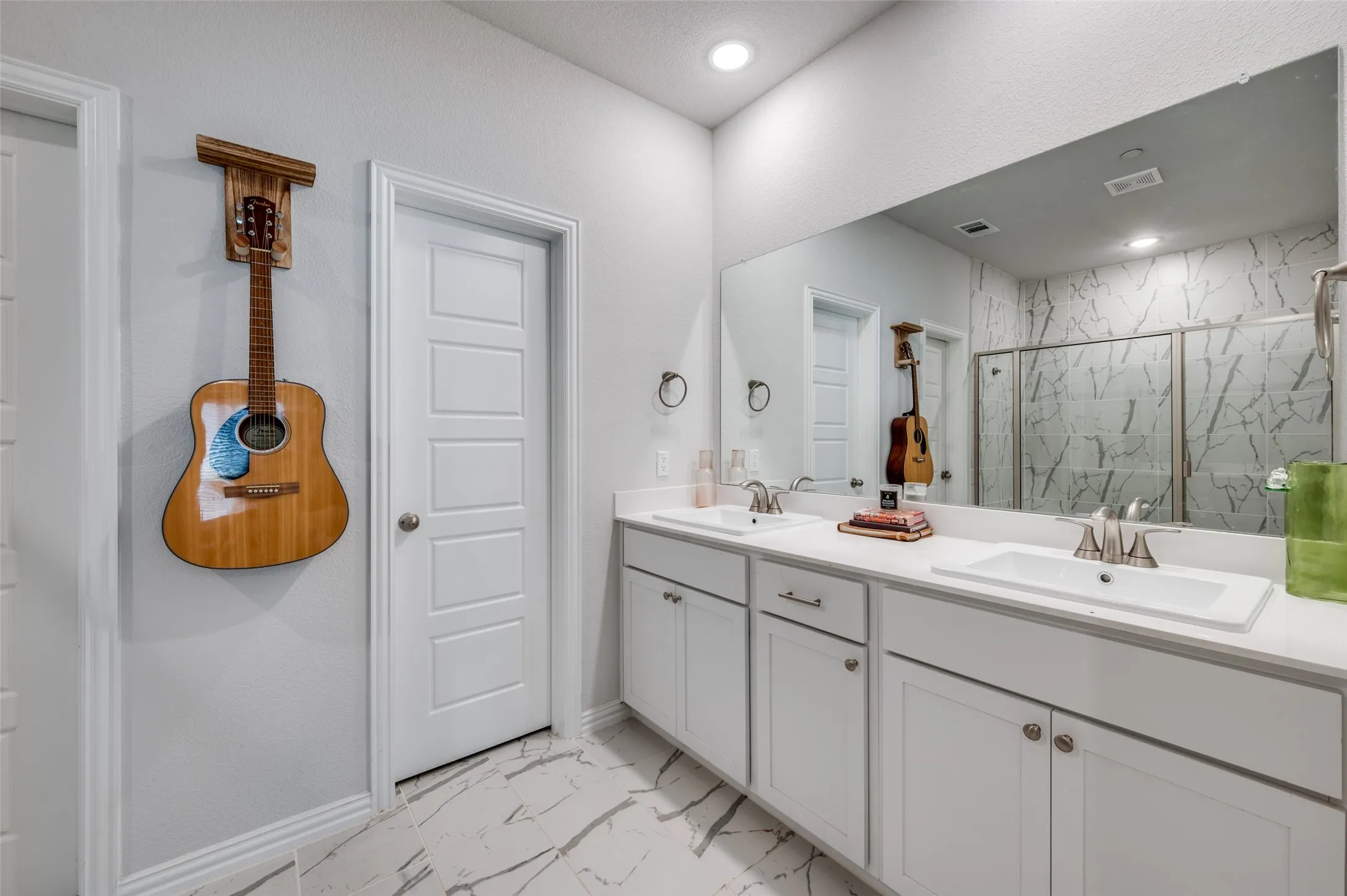 Townhouse For Sale in Denton County , 314 Colusa Drive, Lewisville, Texas 75056, 3 Bedroom, 3 Bathroom, 2 Garage spaces, 2,659 Sqft, built in 2022, mls#21200334, Real Estate Agent in Lewisville, Homes For Sale in Denton county, Homes For Sale in Lewisville, Realtor in Lewisville Texas, Real Estate Brokerage Independent Realty Texas, Luminita Cordes Realtor