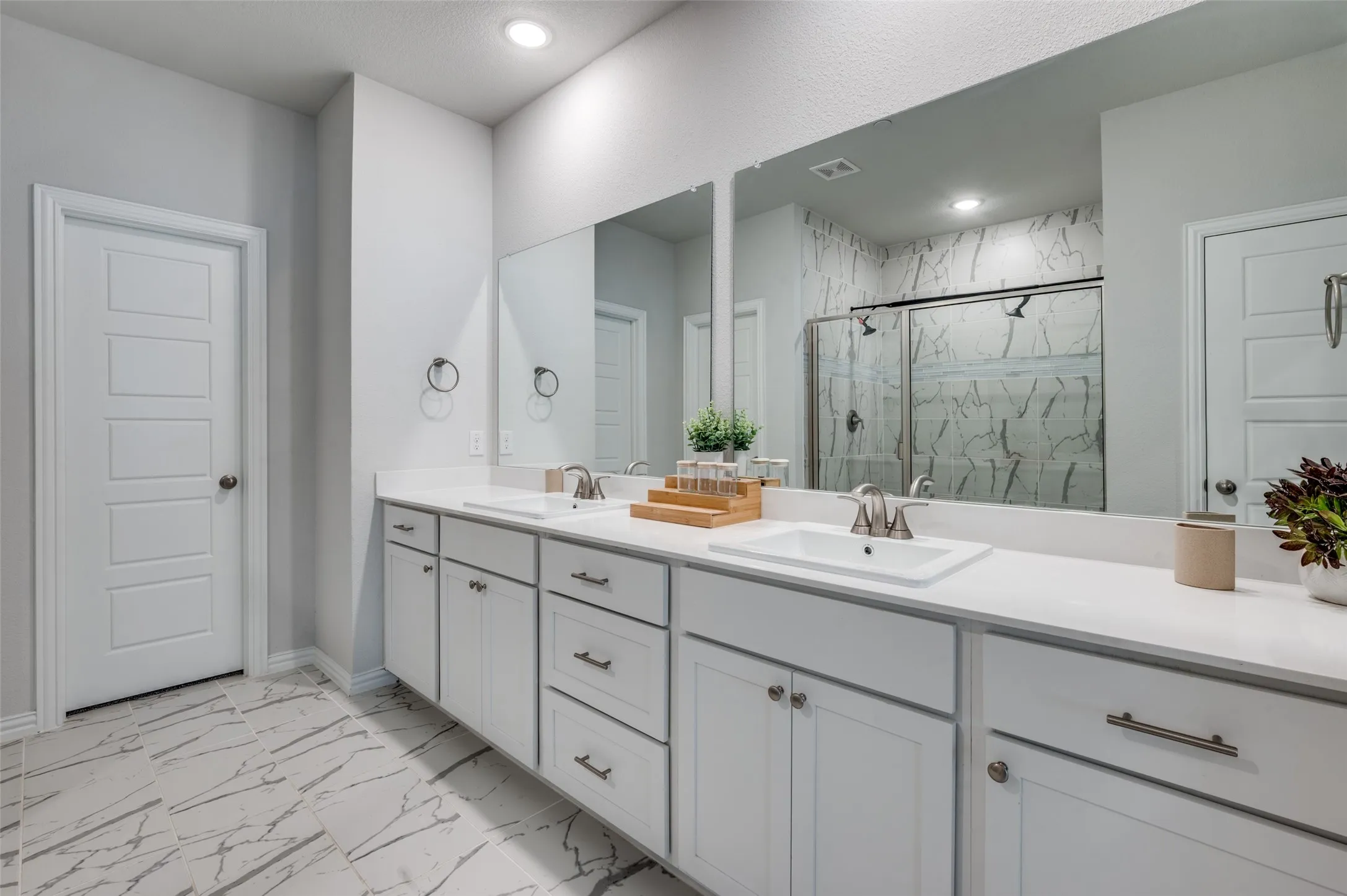 Townhouse For Sale in Denton County , 314 Colusa Drive, Lewisville, Texas 75056, 3 Bedroom, 3 Bathroom, 2 Garage spaces, 2,659 Sqft, built in 2022, mls#21200334, Real Estate Agent in Lewisville, Homes For Sale in Denton county, Homes For Sale in Lewisville, Realtor in Lewisville Texas, Real Estate Brokerage Independent Realty Texas, Luminita Cordes Realtor
