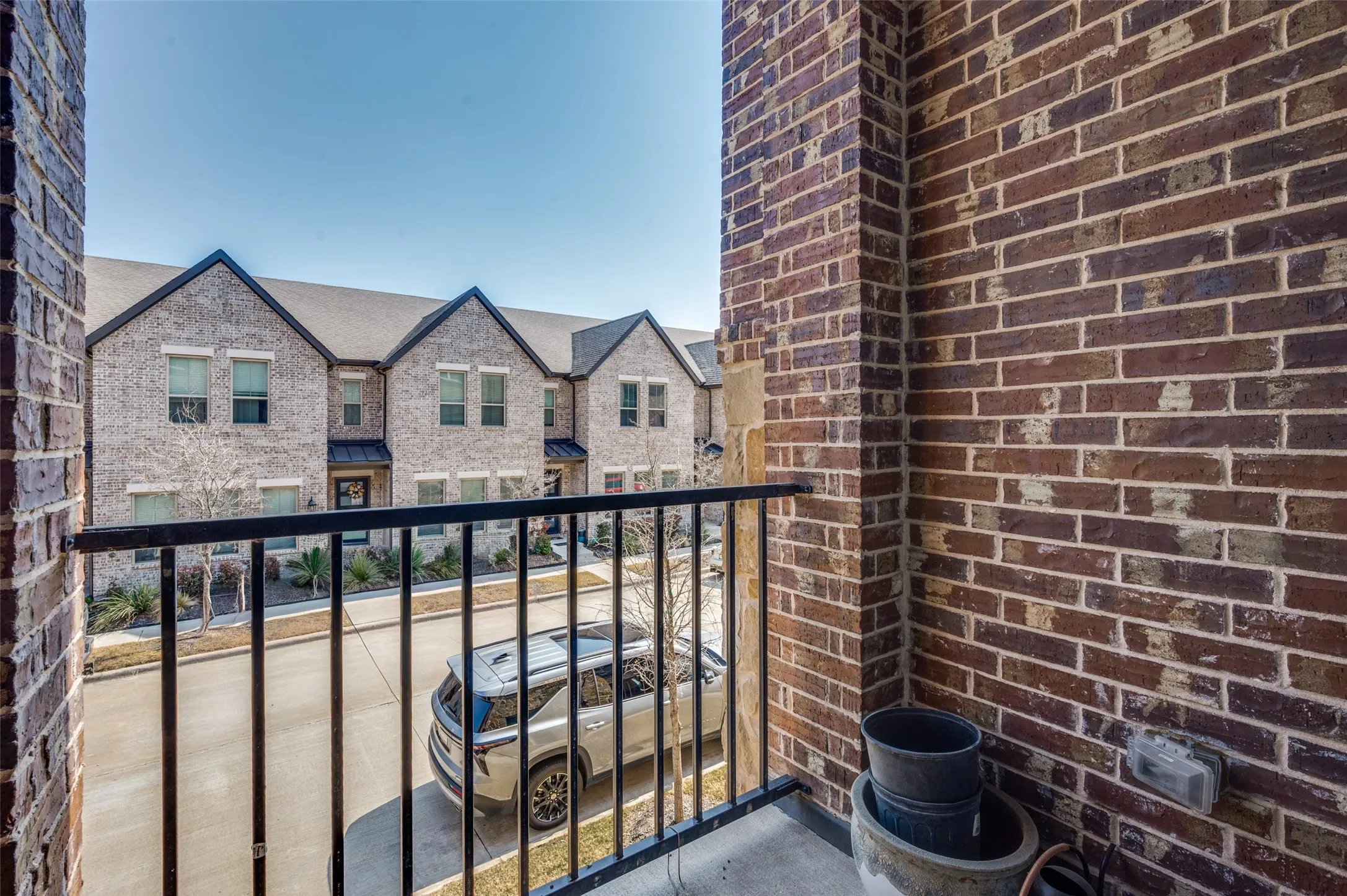 Townhouse For Sale in Denton County , 314 Colusa Drive, Lewisville, Texas 75056, 3 Bedroom, 3 Bathroom, 2 Garage spaces, 2,659 Sqft, built in 2022, mls#21200334, Real Estate Agent in Lewisville, Homes For Sale in Denton county, Homes For Sale in Lewisville, Realtor in Lewisville Texas, Real Estate Brokerage Independent Realty Texas, Luminita Cordes Realtor